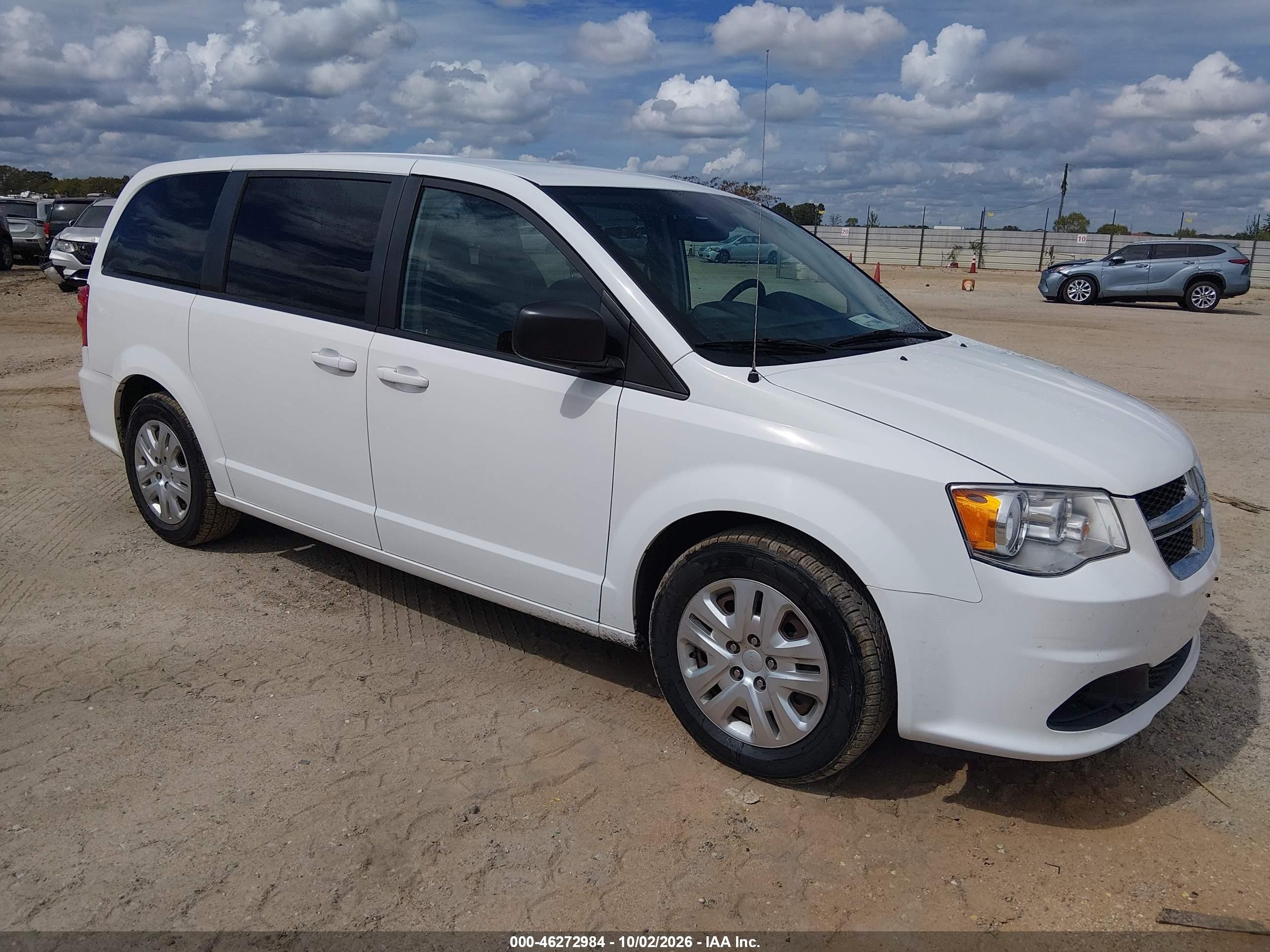 2018 Dodge Grand Caravan VIN 2C4RDGBG2JR323942 — IAAI salvage auction photo