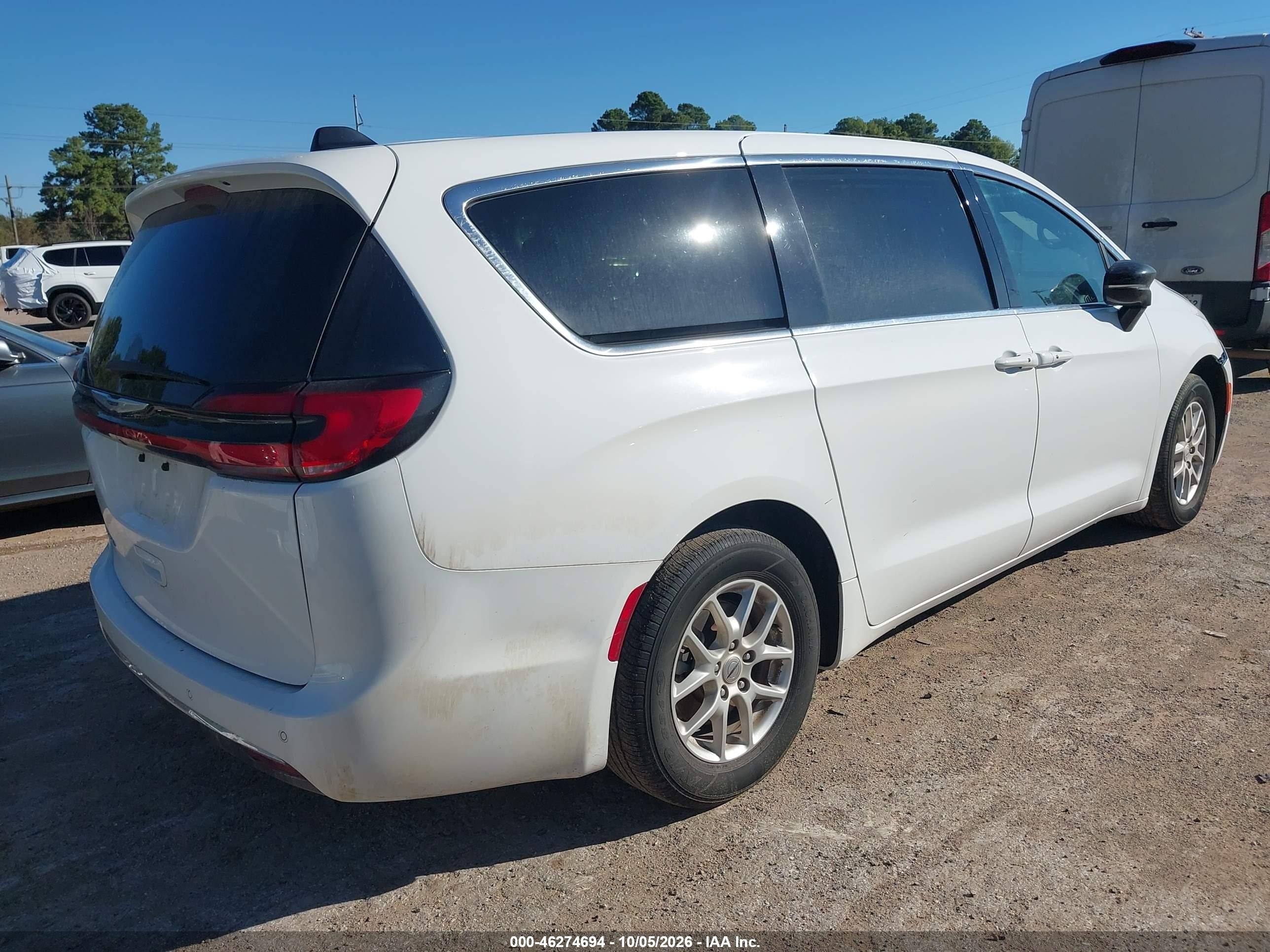 2025 Chrysler Pacifica VIN 2C4RC1BG0SR511909 IAAI salvage auction — Front End, Enterprise Vehicles Clear Only (Colorado), sold $8,300 on 2026-10-07 (photo 4)