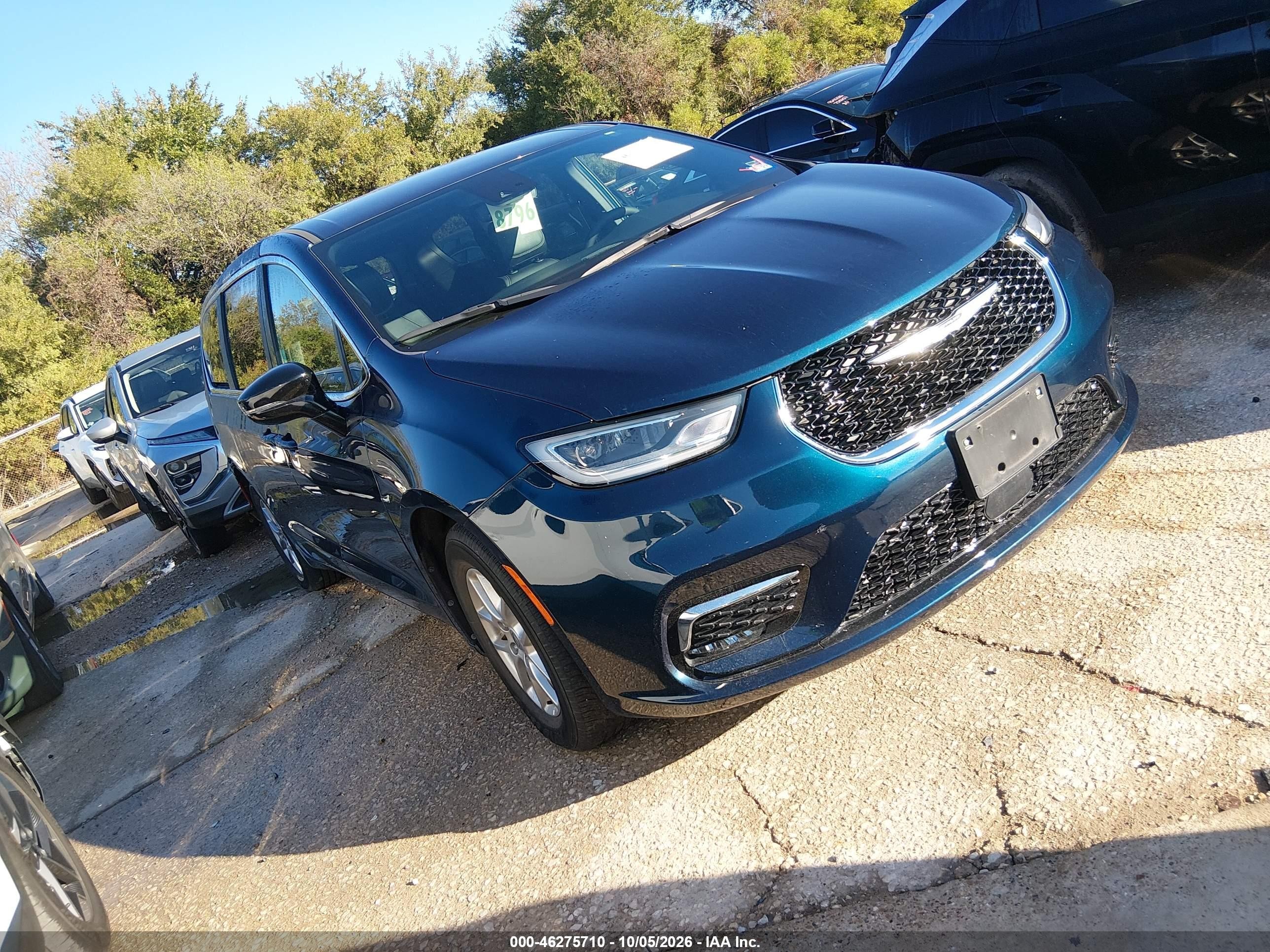 2025 Chrysler Pacifica VIN 2C4RC1BG0SR541086 — IAAI salvage auction photo