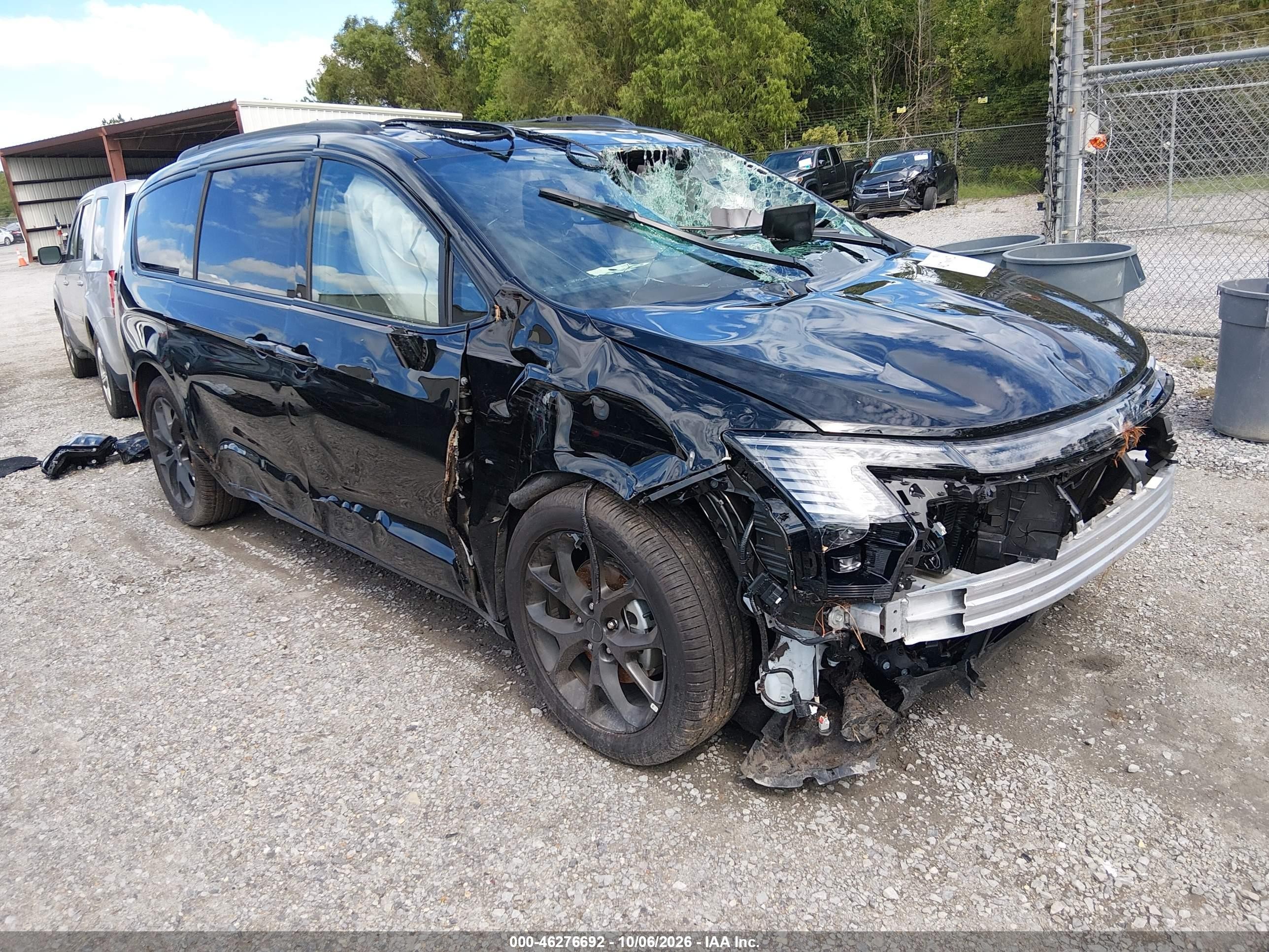 2027 Chrysler Pacifica VIN 2C4RC1GG8VR570476 IAAI salvage auction — All Over, Enterprise Vehicles Salvage Only (Florida), sold $5,800 on 2026-10-09 (photo 1)