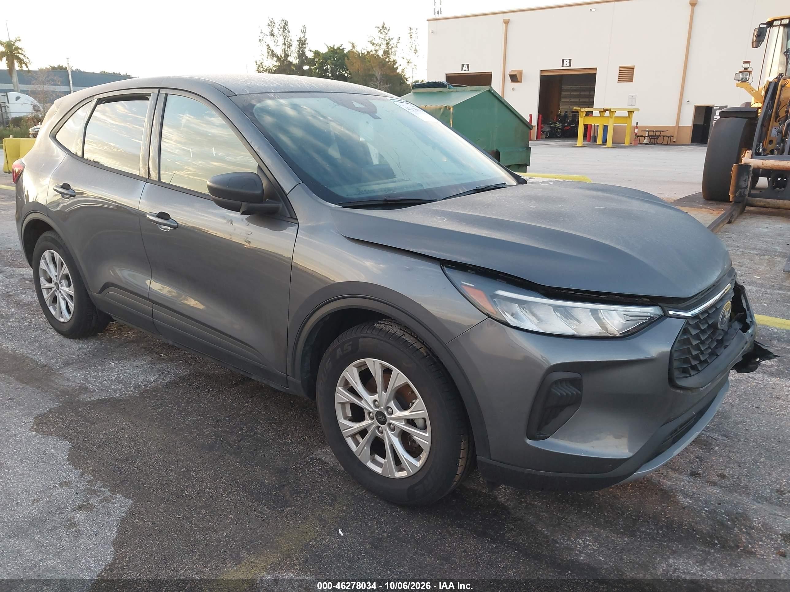 2025 Ford Escape VIN 1FMCU0GN0SUA41674 — IAAI salvage auction photo