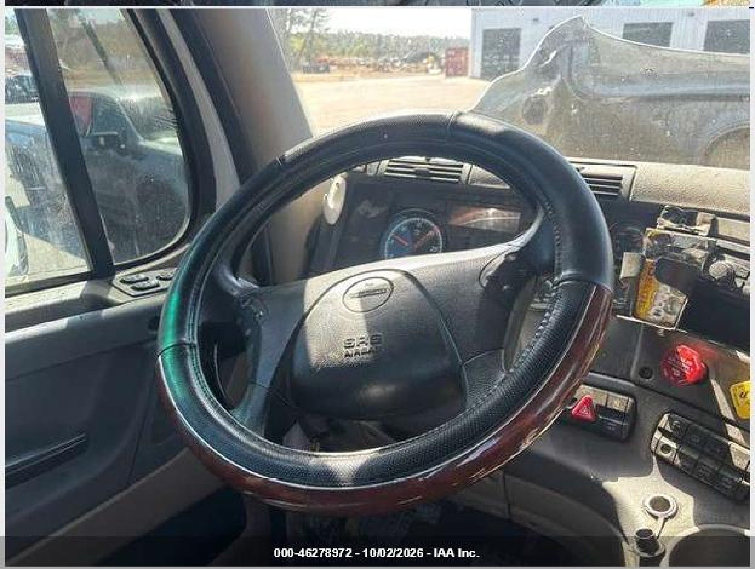 2016 Freightliner Cascadia 113 VIN 1FUBGAD43GLHM0430 IAAI salvage auction — Unknown, Original (West Virginia), sold $8,050 on 2026-10-07 (photo 5)