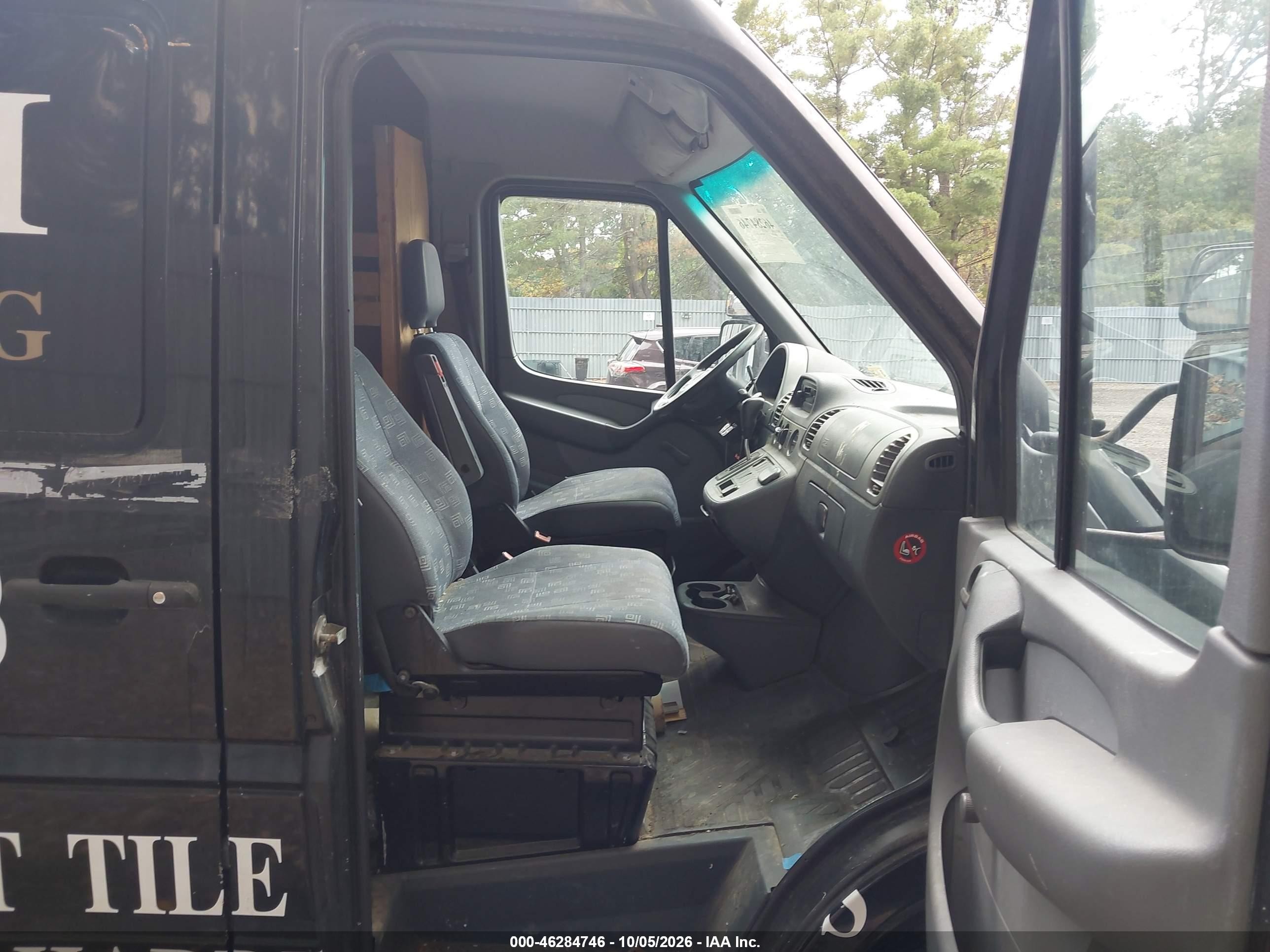 2004 Dodge Sprinter VIN WD2PD644945656899 IAAI salvage auction — All Over, Clear (Virginia), sold $775 on 2026-10-08 (photo 5)