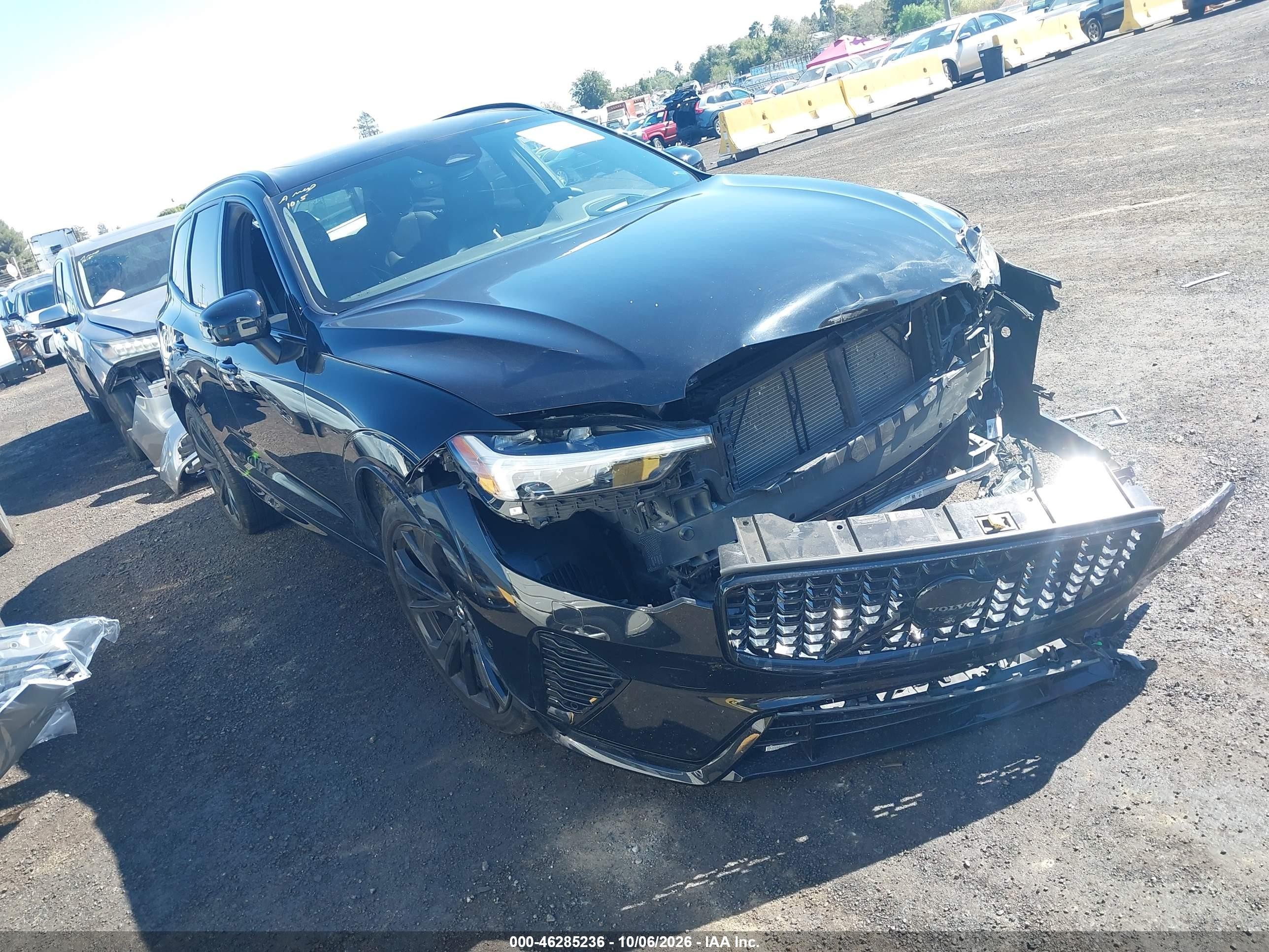 2025 Volvo XC60 VIN YV4M12RD5S1029889 — IAAI salvage auction photo
