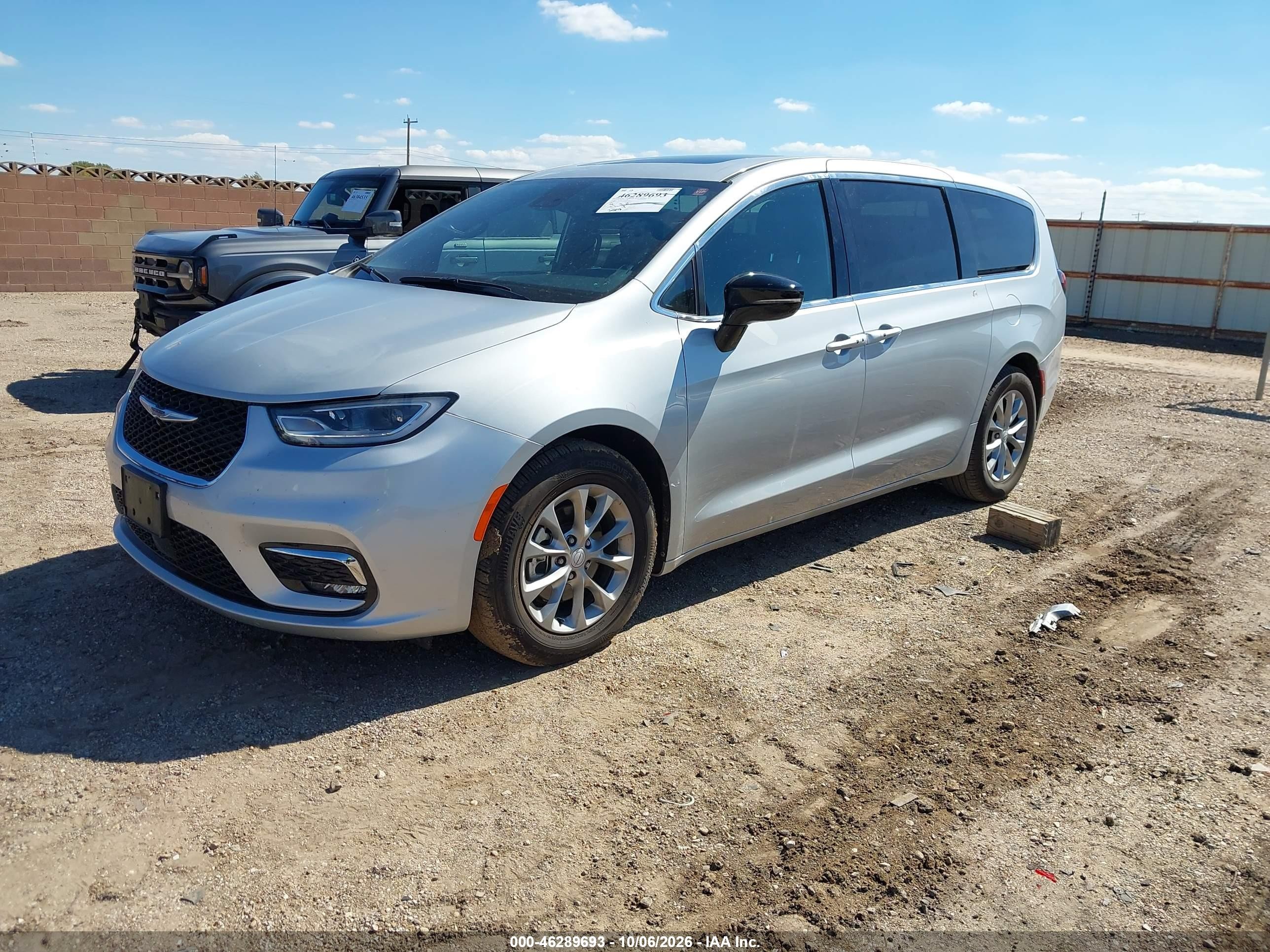 2026 Chrysler Pacifica VIN 2C4RC1GG6TR206019 IAAI salvage auction — Hail, Enterprise Vehicles Clear Only (Virginia), sold $20,700 on 2026-10-10 (photo 2)