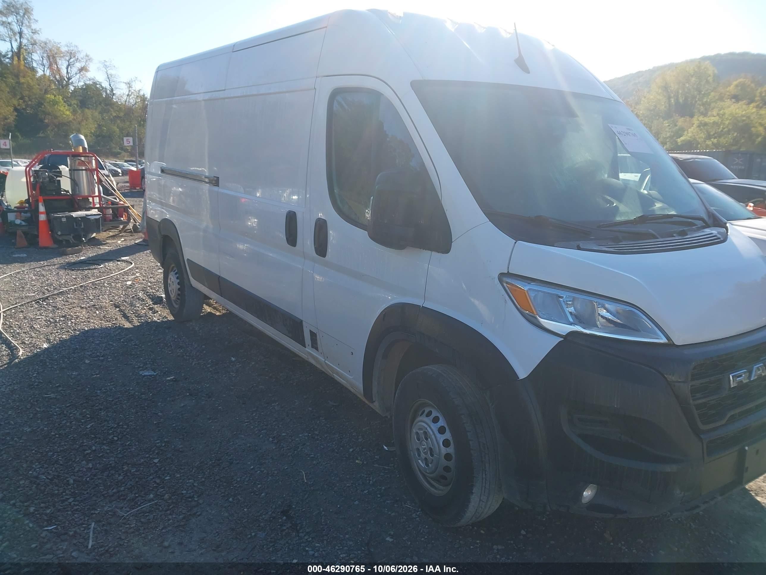 2025 Ram ProMaster 2500 VIN 3C6LRVDGXSE504144 — IAAI salvage auction photo
