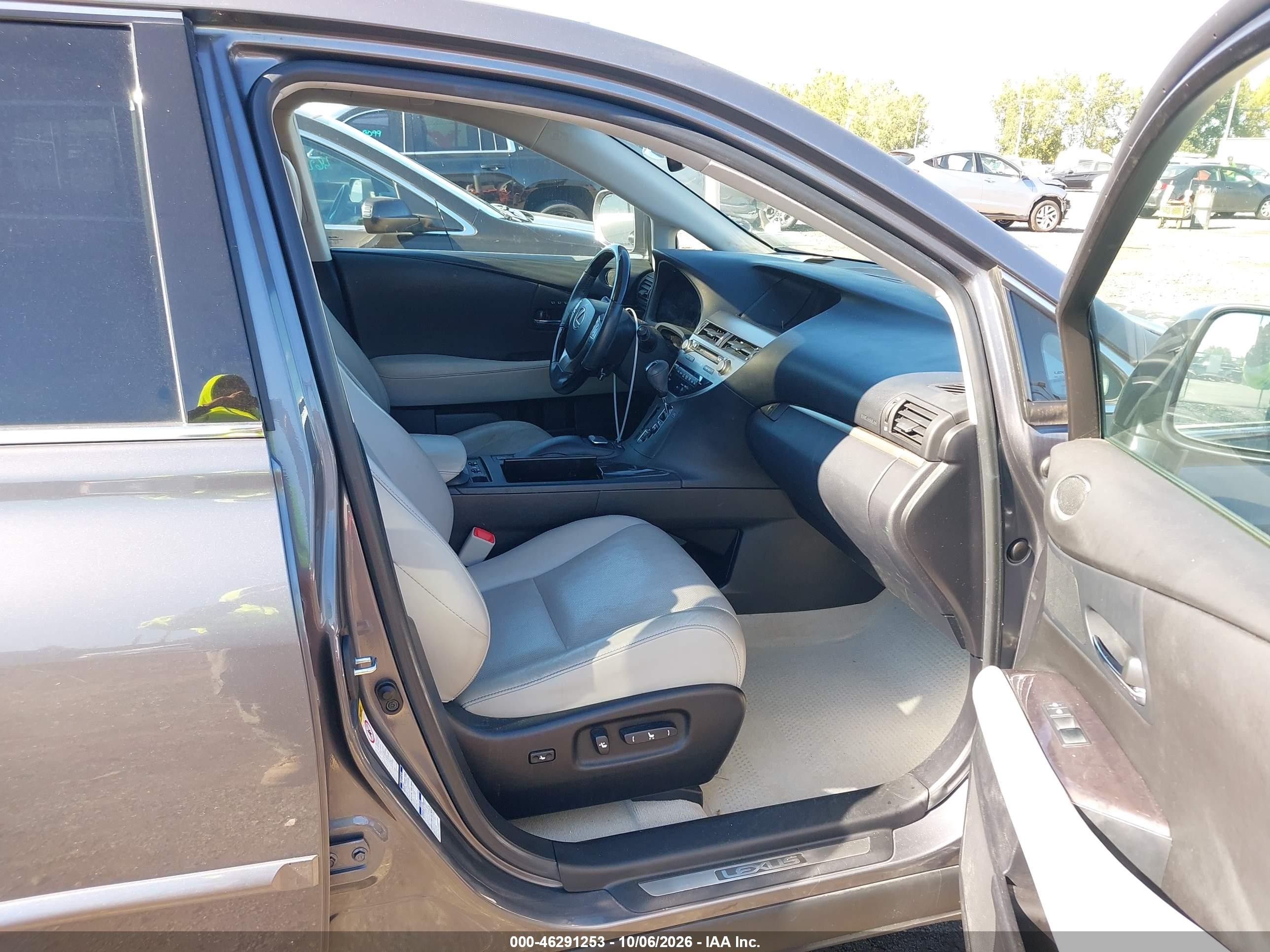 2014 Lexus Rx VIN 2T2BK1BA2EC245020 IAAI salvage auction — Rear End, Mv-907A (New York), sold $6,900 on 2026-10-22 (photo 5)