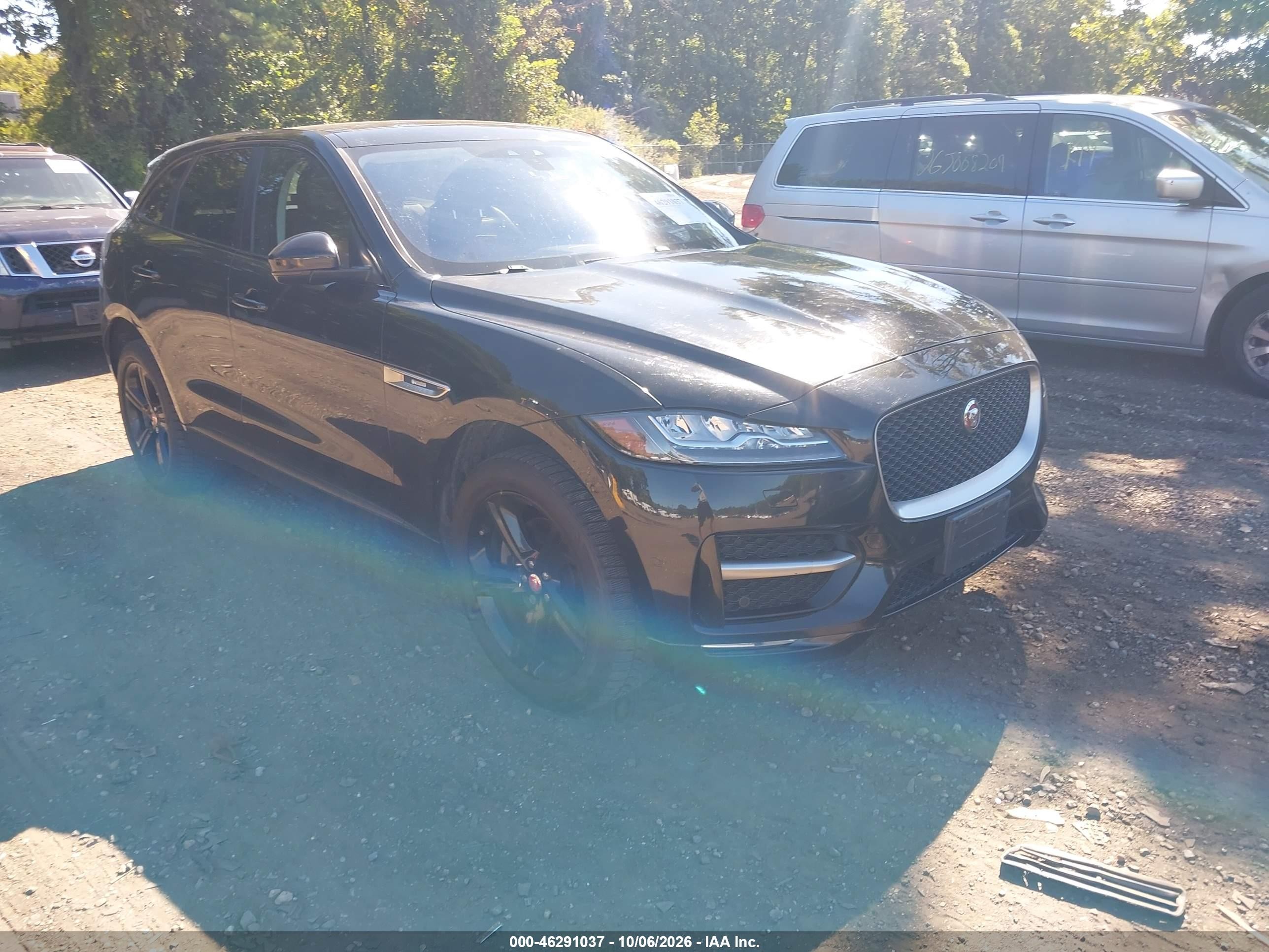 2017 Jaguar F-pace VIN SADCL2BV7HA883369 IAAI salvage auction — Normal Wear, Clear (New York), sold $4,000 on 2026-10-14 (photo 1)