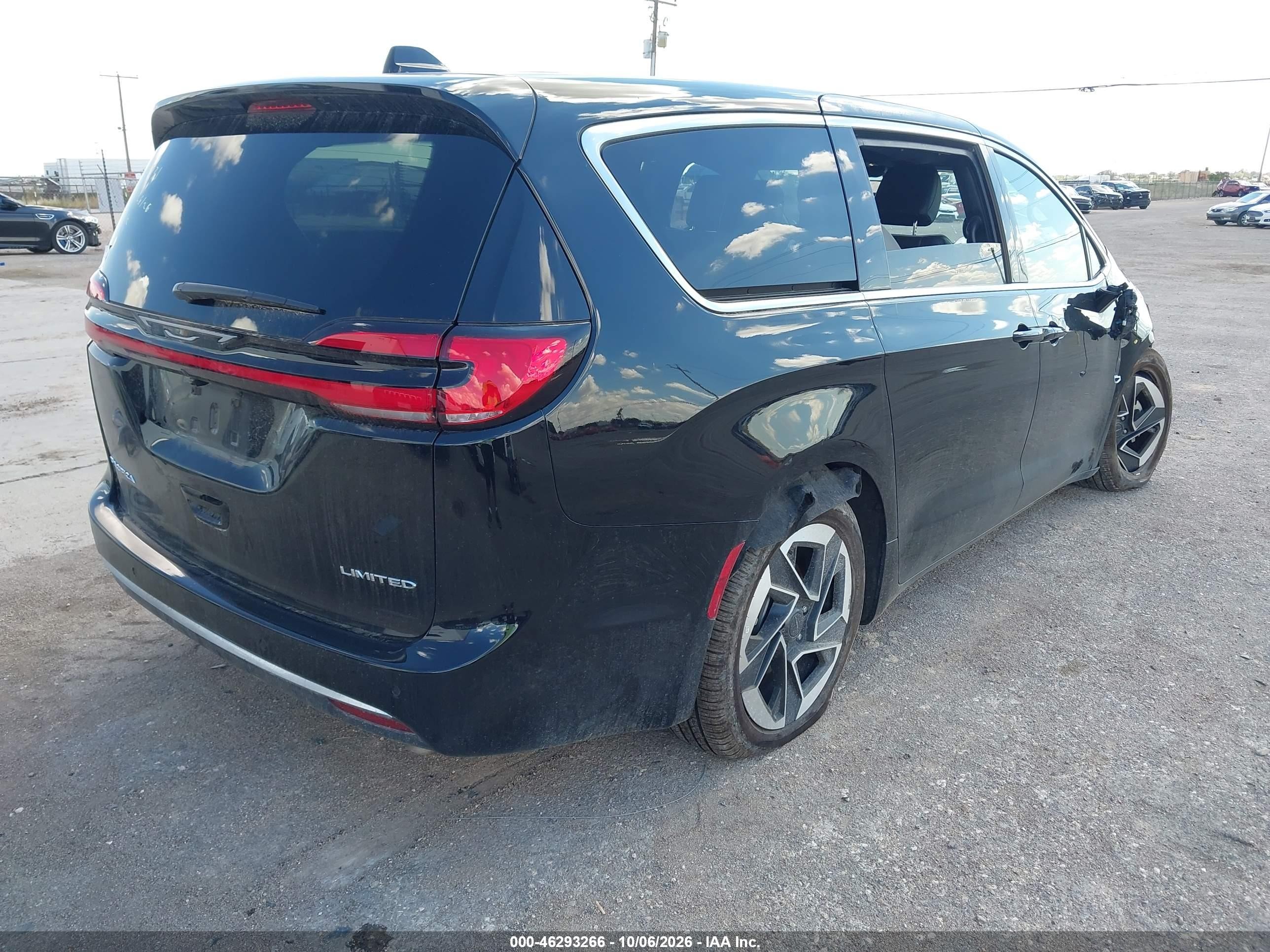 2027 Chrysler Pacifica VIN 2C4RC1GG3VR552693 IAAI salvage auction — Front End, Enterprise Vehicles Clear Only (Ohio), sold $11,600 on 2026-10-08 (photo 4)
