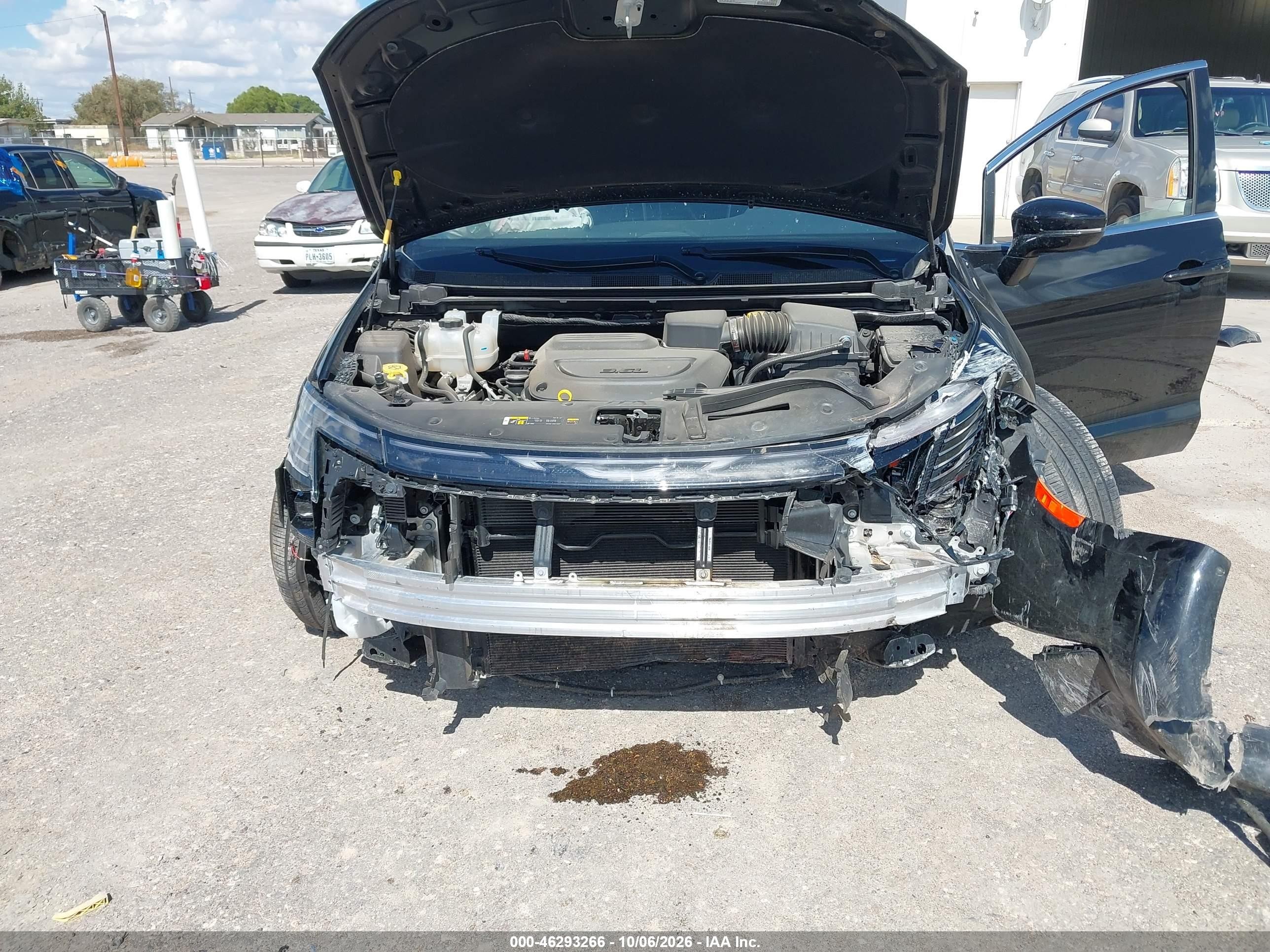 2027 Chrysler Pacifica VIN 2C4RC1GG3VR552693 IAAI salvage auction — Front End, Enterprise Vehicles Clear Only (Ohio), sold $11,600 on 2026-10-08 (photo 6)