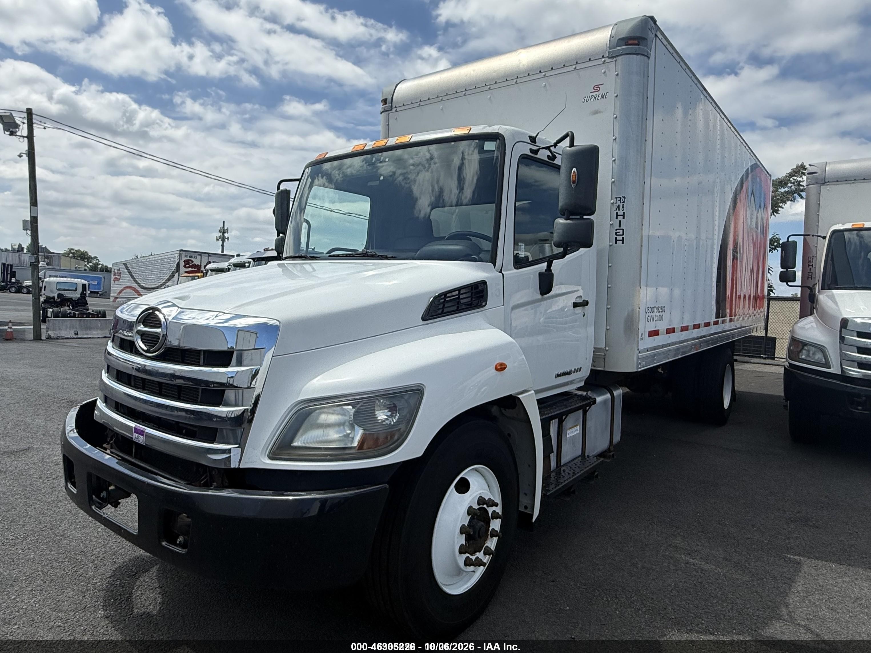 2018 Hino 338 VIN 5PVNV8JR4J4S51228 IAAI salvage auction — Unknown, Clear (Connecticut), sold $1,775 on 2026-10-07 (photo 1)