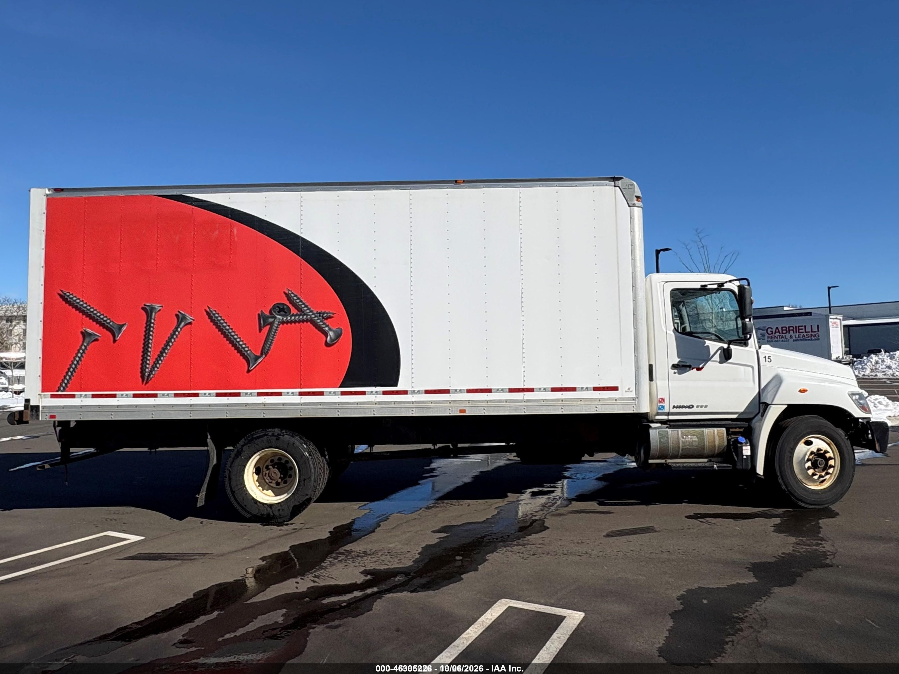 2018 Hino 338 VIN 5PVNV8JR4J4S51228 IAAI salvage auction — Unknown, Clear (Connecticut), sold $1,775 on 2026-10-07 (photo 5)