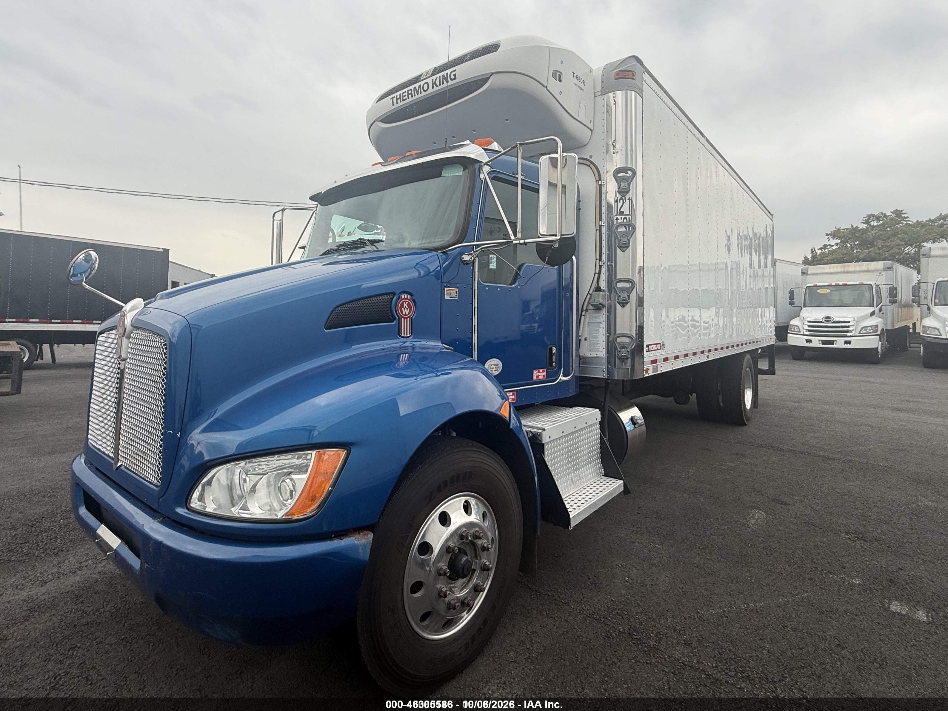 2018 Kenworth T370 VIN 2NKHHJ7X2JM195624 — IAAI salvage auction photo
