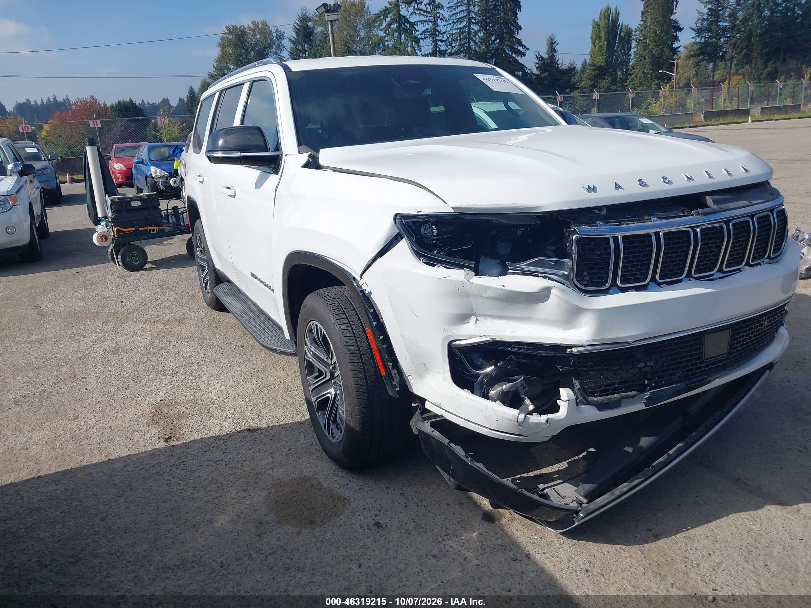 2024 Jeep Wagoneer VIN 1C4SJVBP3RS176443 — IAAI salvage auction photo