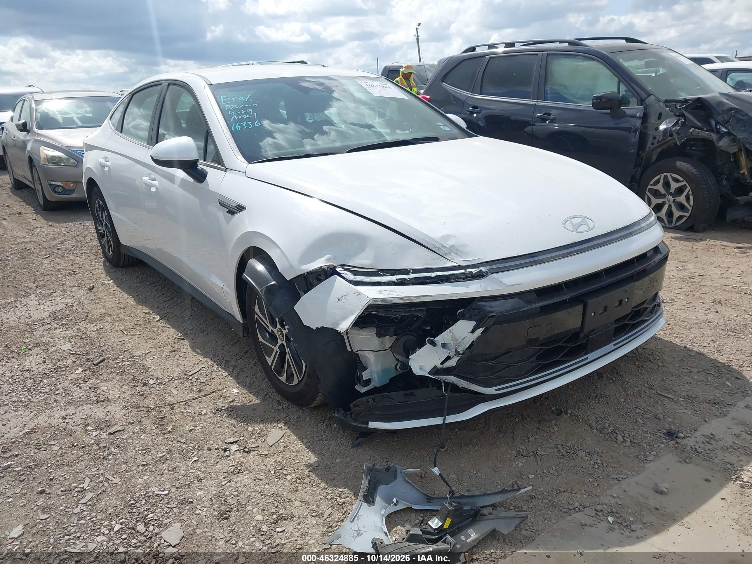 2026 Hyundai Sonata Hybrid VIN KMHL24JJ1TA175423 — IAAI salvage auction photo
