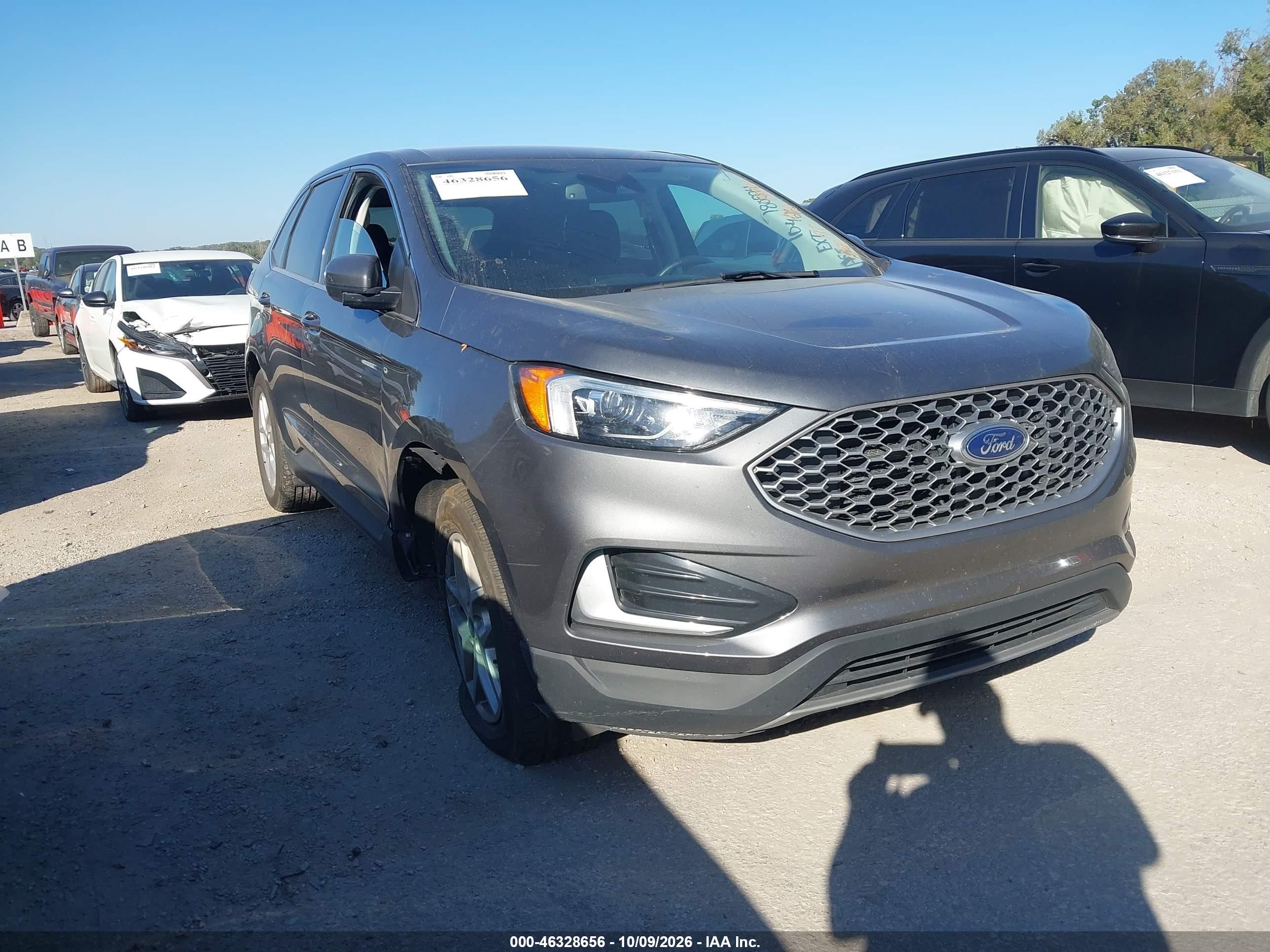 2024 Ford Edge VIN 2FMPK4J90RBA93722 — IAAI salvage auction photo