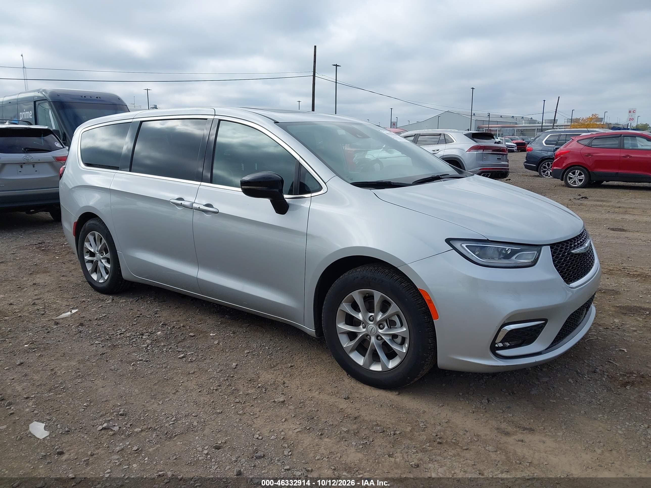 2026 Chrysler Pacifica VIN 2C4RC1GG7TR193054 — IAAI salvage auction photo