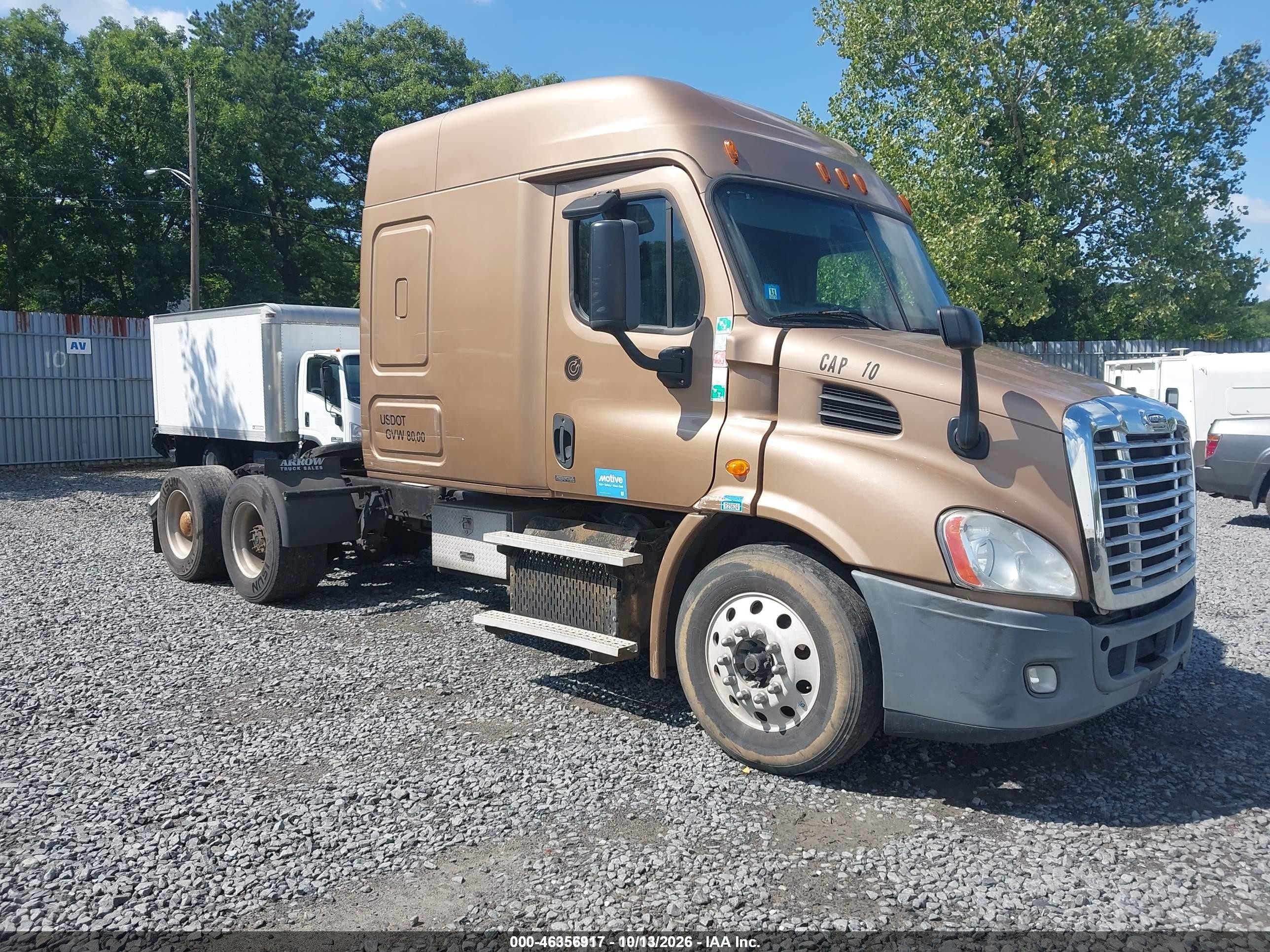 2014 Freightliner Cascadia 113 VIN 3AKJGHDV4ESFU9730 IAAI salvage auction — Side, Clear (New Jersey), sold $4,775 on 2026-10-14 (photo 1)