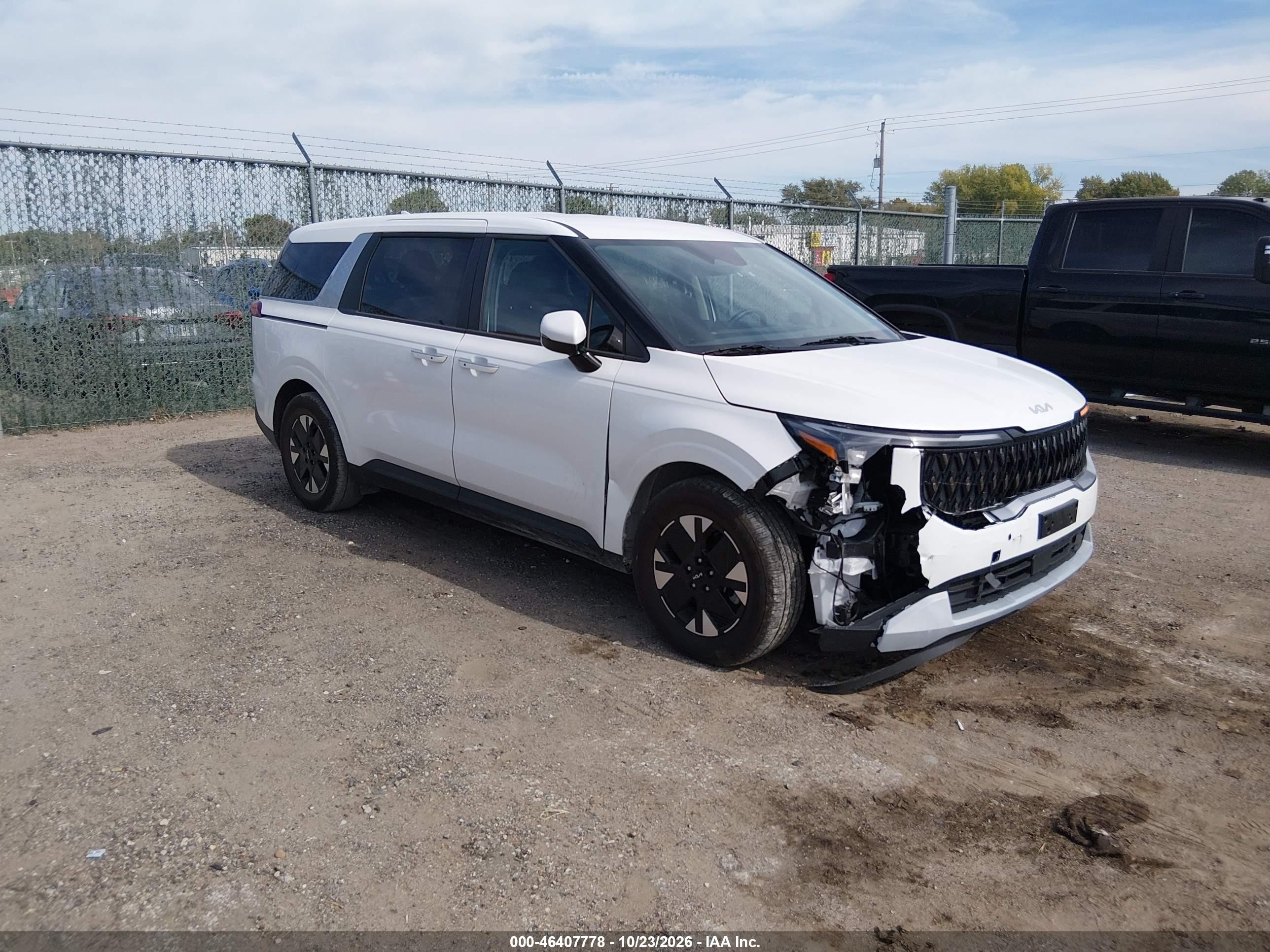 2026 Kia Carnival VIN KNDNB5KA7T6130331 — IAAI salvage auction photo