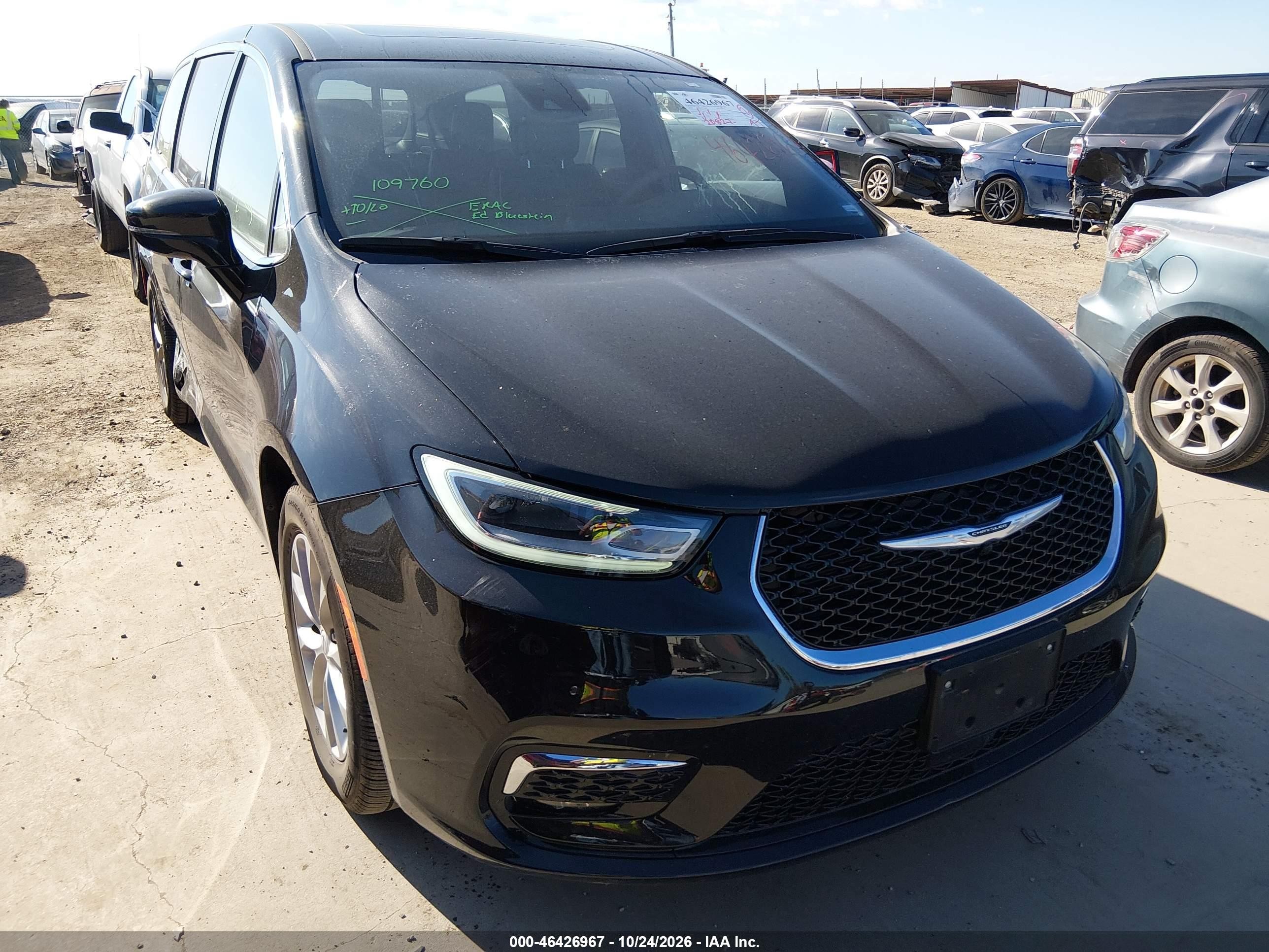 2026 Chrysler Pacifica VIN 2C4RC1GG3TR239463 — IAAI salvage auction photo