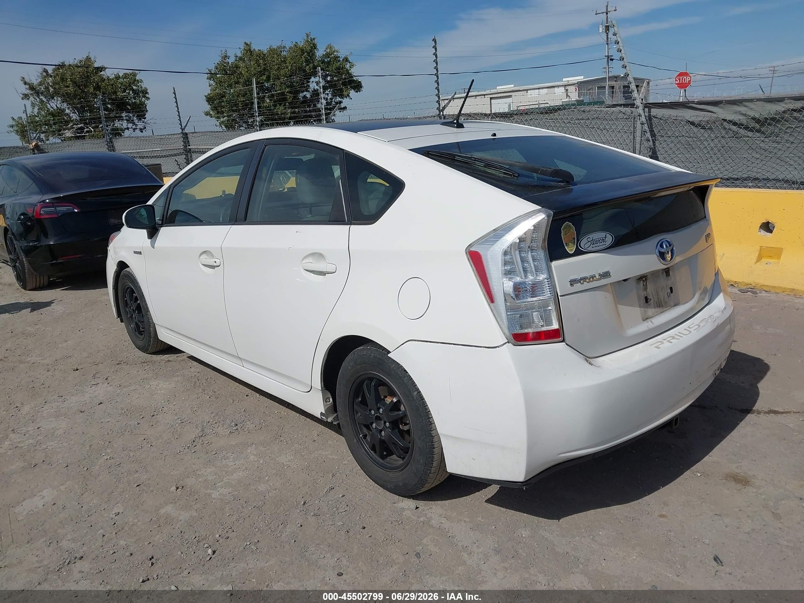 2011 Toyota Prius VIN JTDKN3DU1B0254618 IAAI salvage auction — Unknown, Salvage (California), sold $2,250 on 2026-07-09 (photo 3)