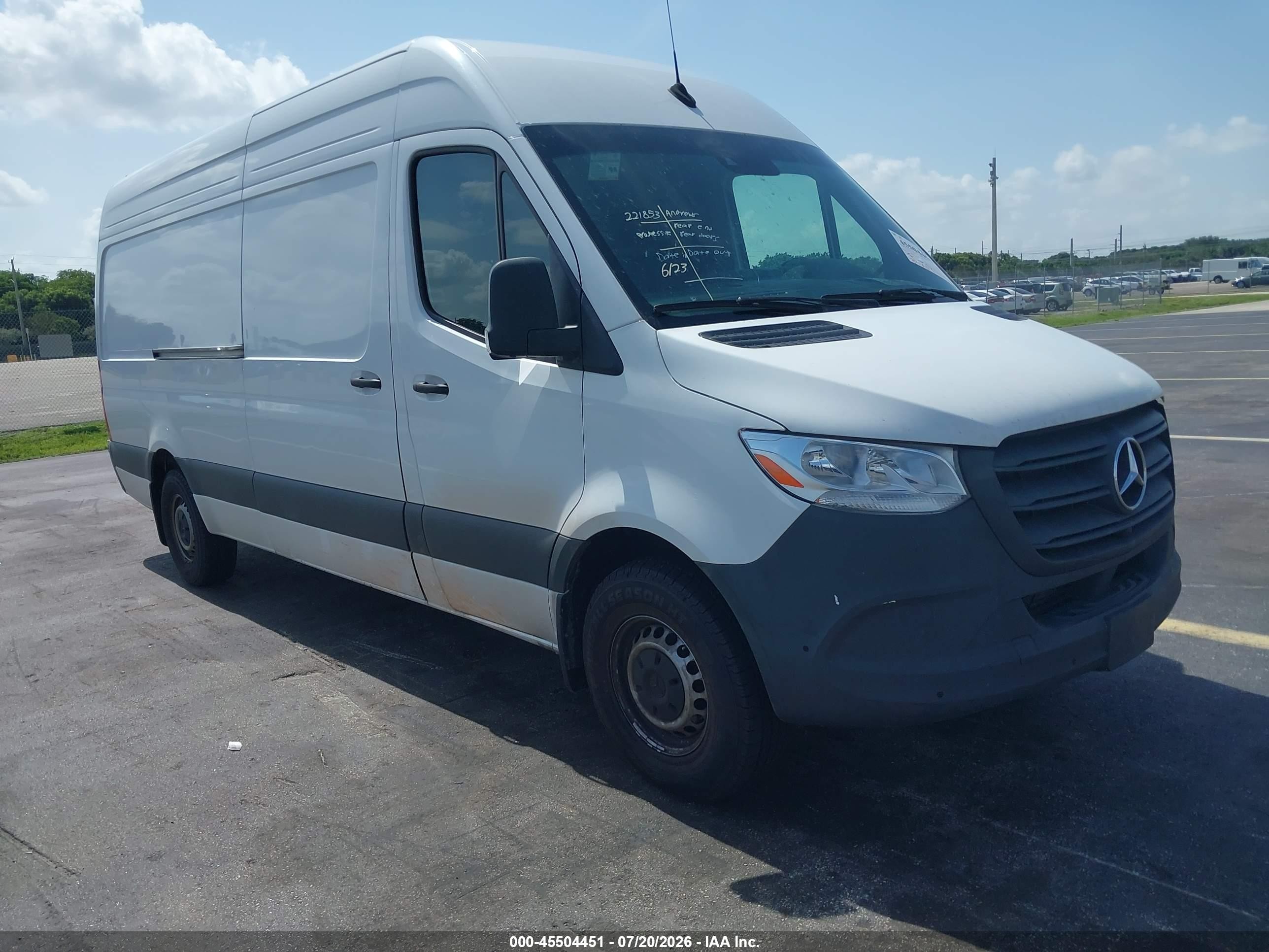 2024 Mercedes-Benz Sprinter VIN W1Y4NCHY5RT179495 — IAAI salvage auction photo