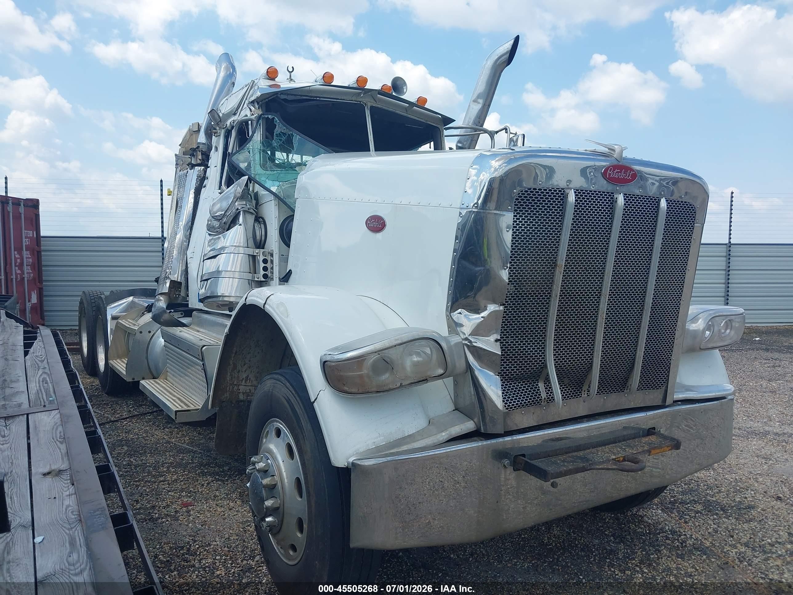 2018 Peterbilt 389 VIN 1XPXD49X1JD457614 — IAAI salvage auction photo