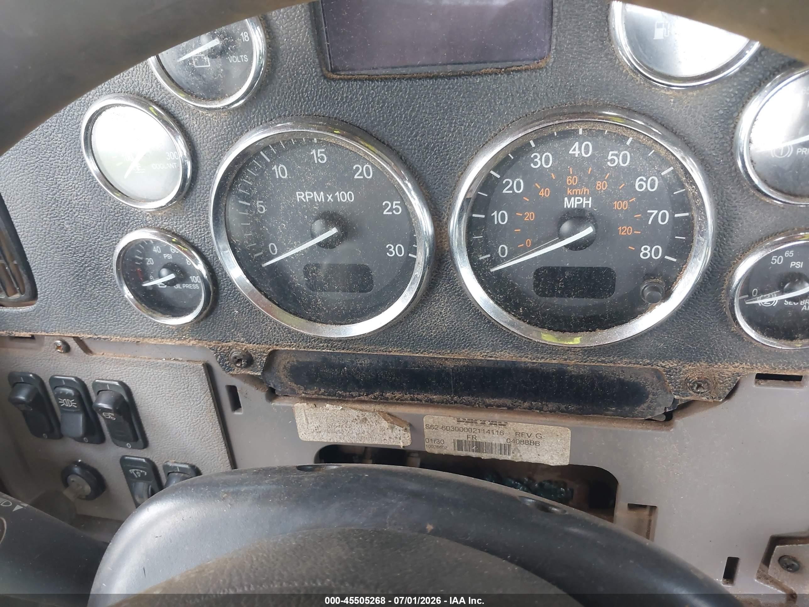 2018 Peterbilt 389 VIN 1XPXD49X1JD457614 IAAI salvage auction — Rollover, Salvage (Alabama), sold $13,500 on 2026-09-09 (photo 6)
