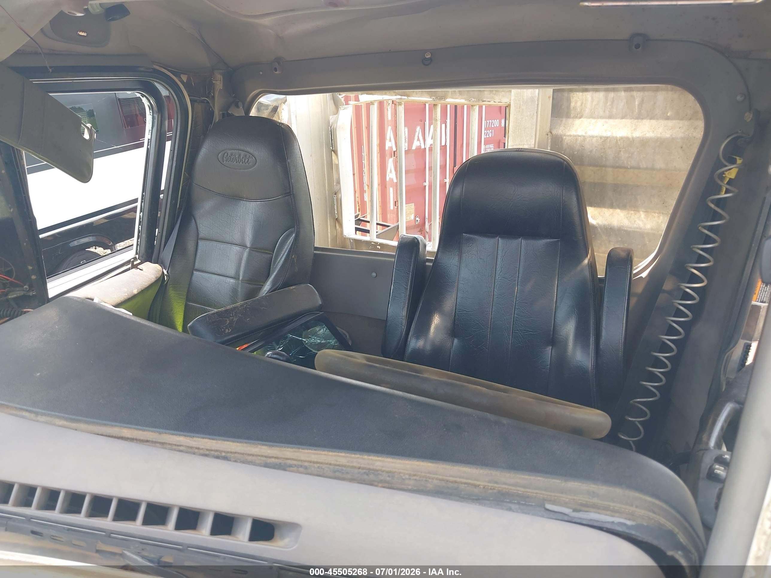 2018 Peterbilt 389 VIN 1XPXD49X1JD457614 IAAI salvage auction — Rollover, Salvage (Alabama), sold $13,500 on 2026-09-09 (photo 7)