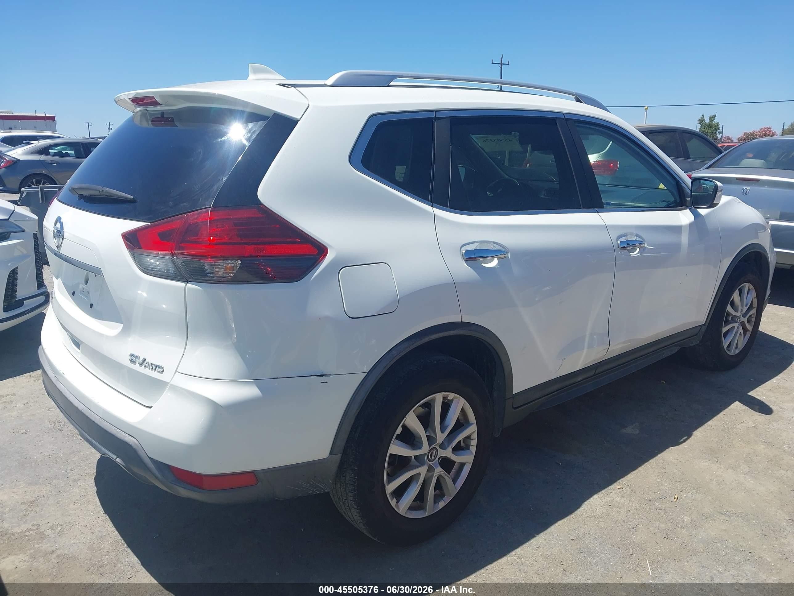2017 Nissan Rogue VIN KNMAT2MV1HP584120 IAAI salvage auction — Normal Wear, Clear - Dealer Only (California), sold $1,675 on 2026-07-09 (photo 4)
