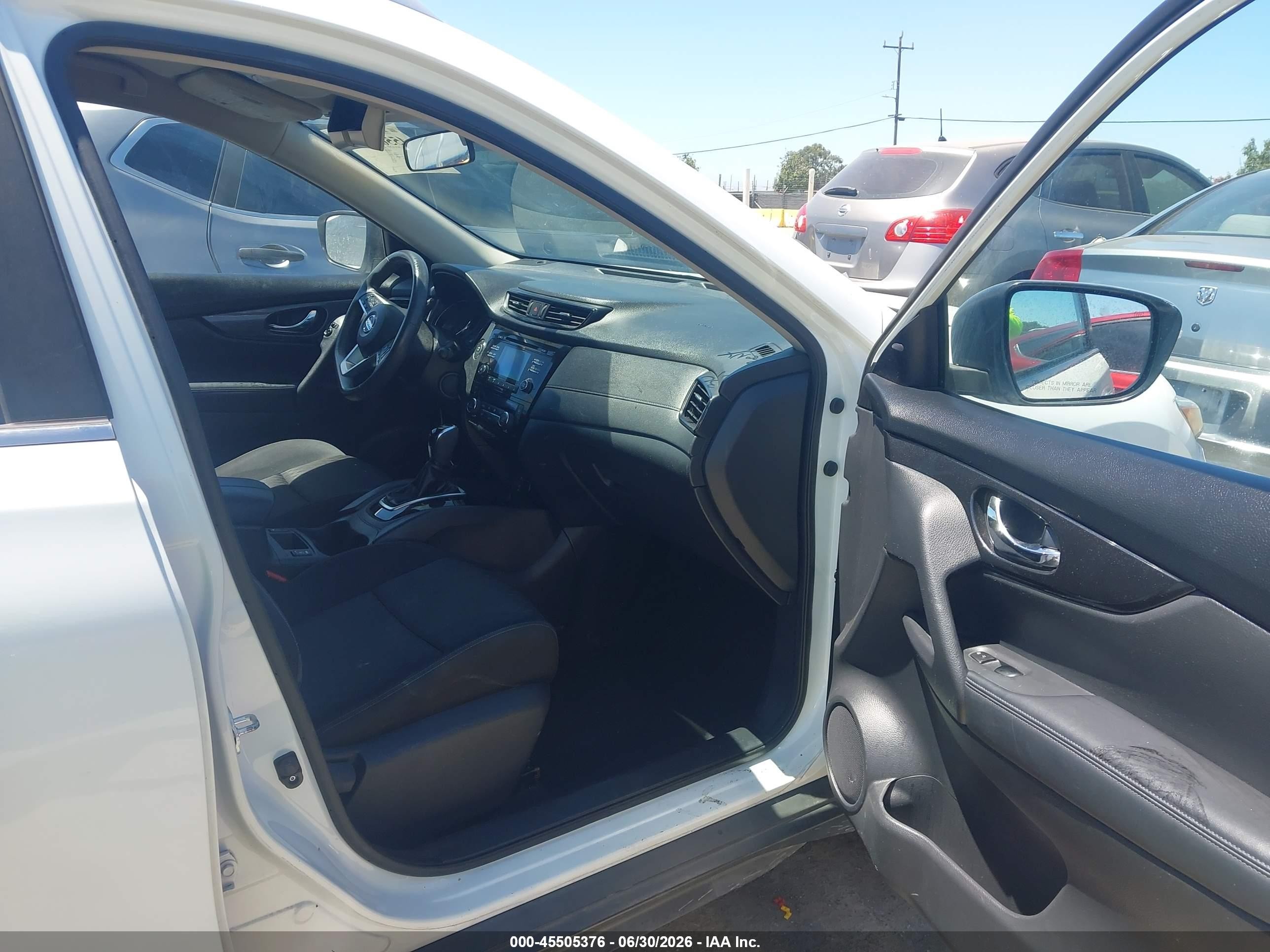 2017 Nissan Rogue VIN KNMAT2MV1HP584120 IAAI salvage auction — Normal Wear, Clear - Dealer Only (California), sold $1,675 on 2026-07-09 (photo 5)