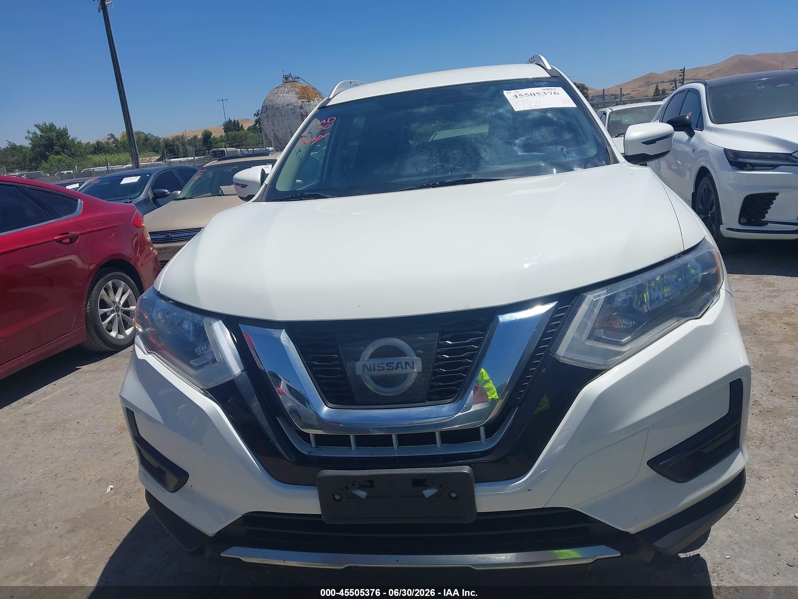 2017 Nissan Rogue VIN KNMAT2MV1HP584120 IAAI salvage auction — Normal Wear, Clear - Dealer Only (California), sold $1,675 on 2026-07-09 (photo 6)