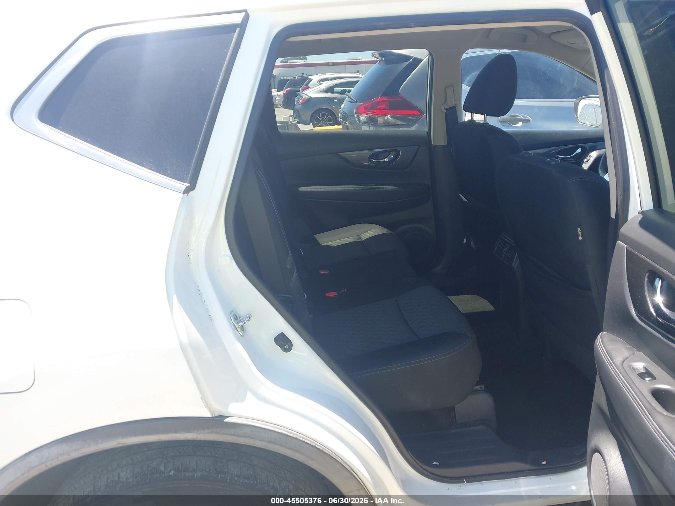2017 Nissan Rogue VIN KNMAT2MV1HP584120 IAAI salvage auction — Normal Wear, Clear - Dealer Only (California), sold $1,675 on 2026-07-09 (photo 8)