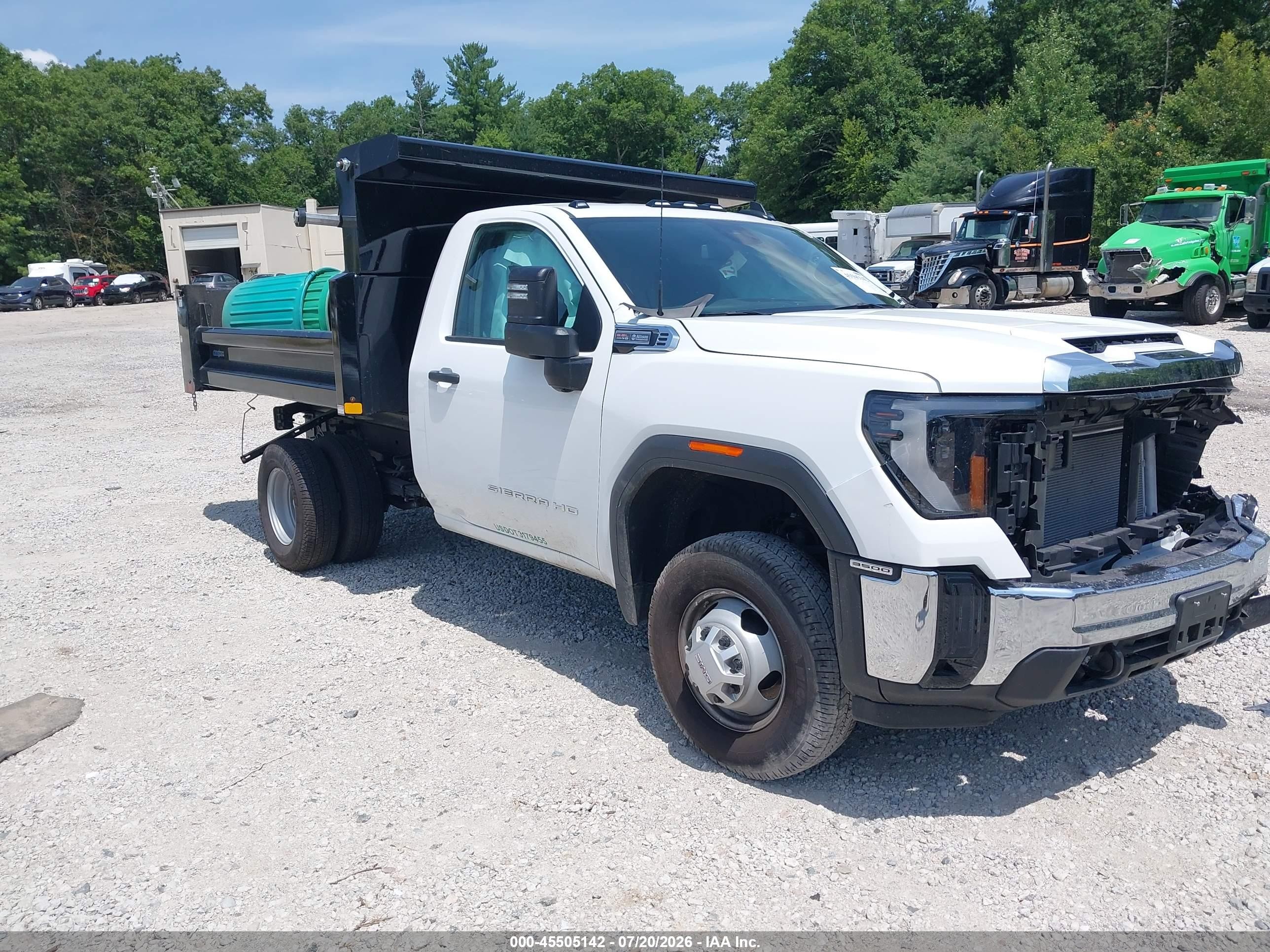 2026 GMC Sierra 3500 HD VIN 1GD3USE73TF123453 — IAAI salvage auction photo
