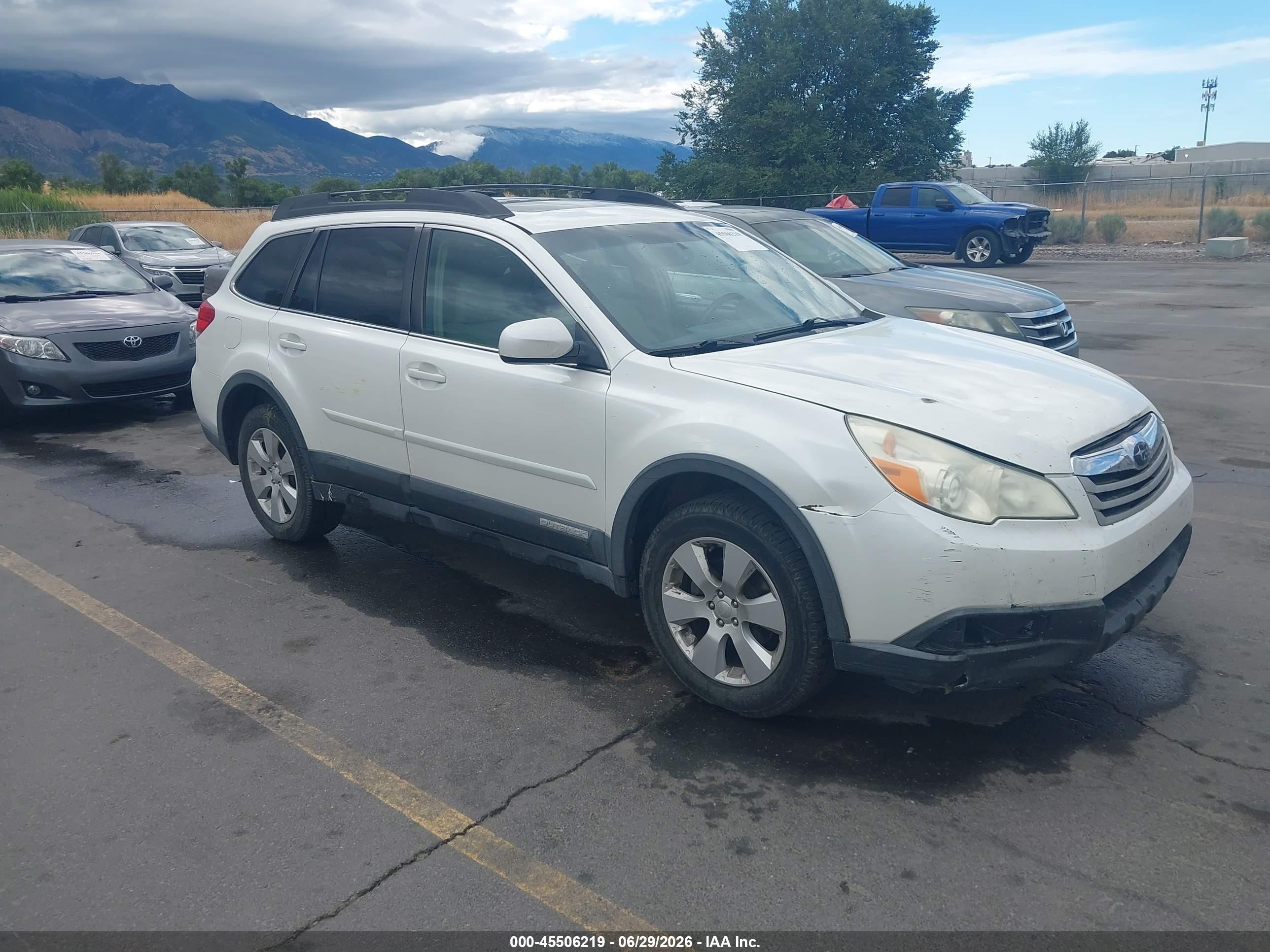 2011 Subaru Outback VIN 4S4BRBGC8B3336938 IAAI salvage auction — Normal Wear, Clear (Utah), sold $275 on 2026-07-09 (photo 1)
