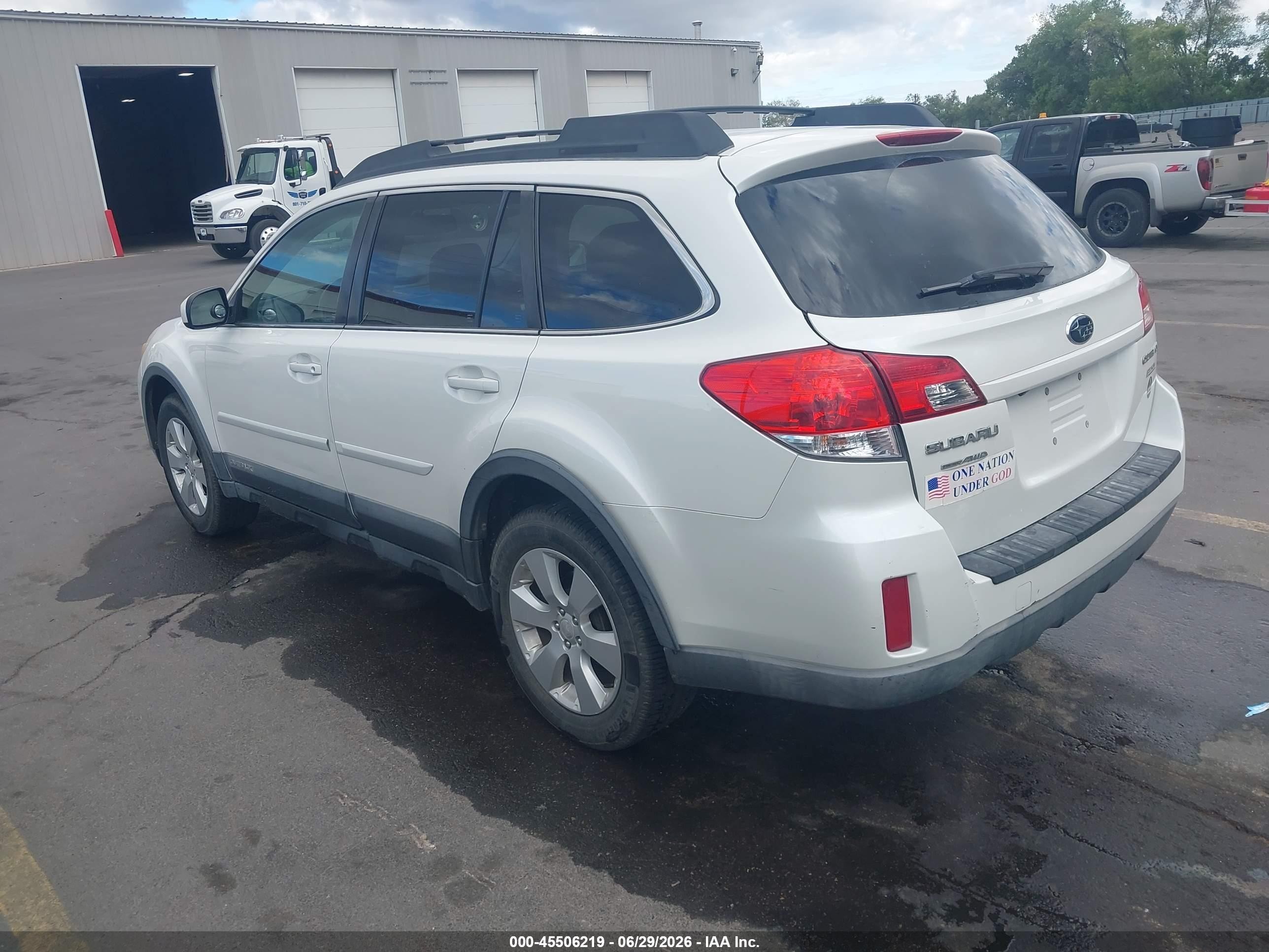 2011 Subaru Outback VIN 4S4BRBGC8B3336938 IAAI salvage auction — Normal Wear, Clear (Utah), sold $275 on 2026-07-09 (photo 3)