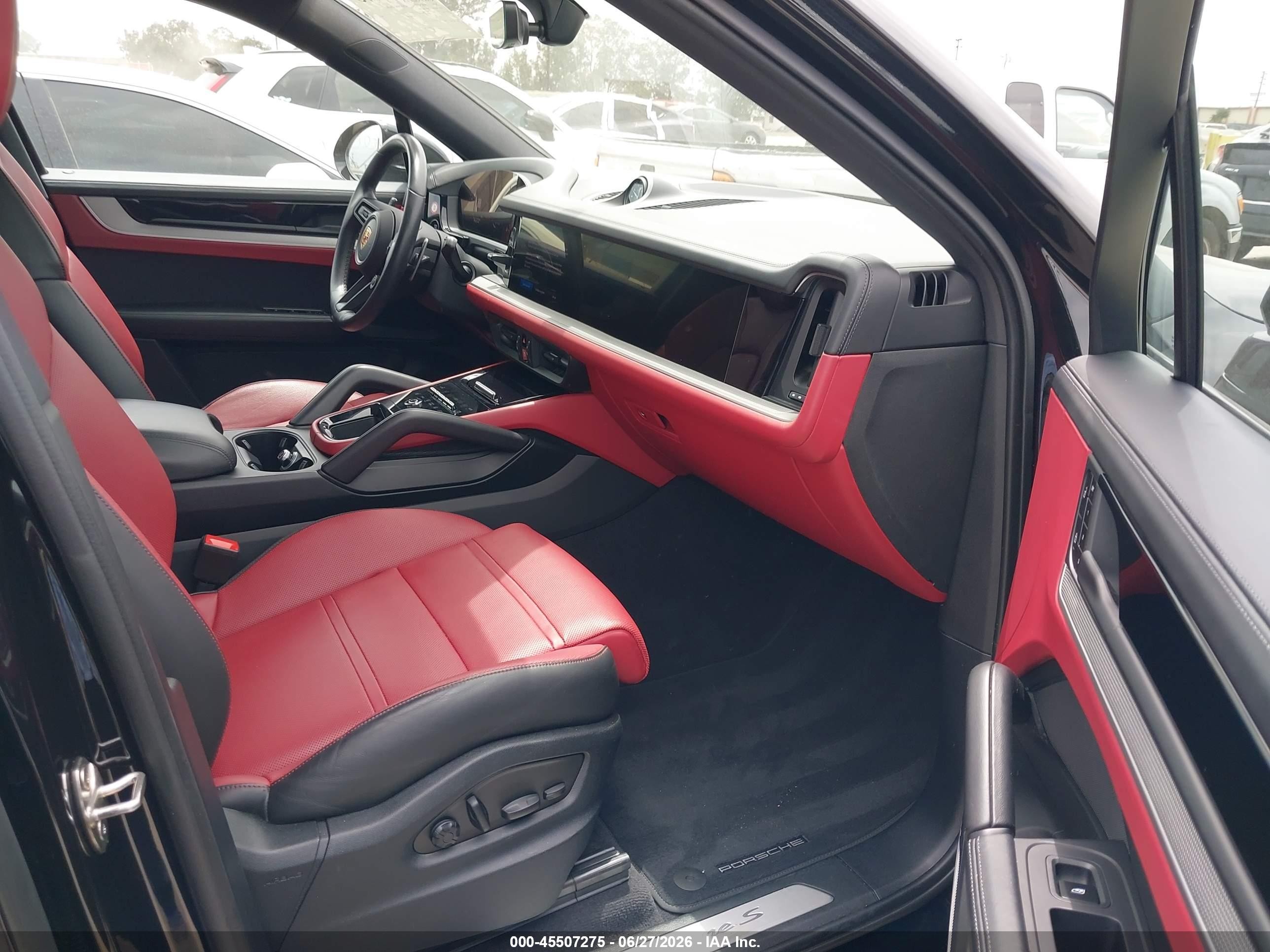 2024 Porsche Cayenne coupe VIN WP1BL2AY0RDA62745 IAAI salvage auction — Unknown, Clear - Dealer Only (California), sold $38,000 on 2026-07-01 (photo 5)