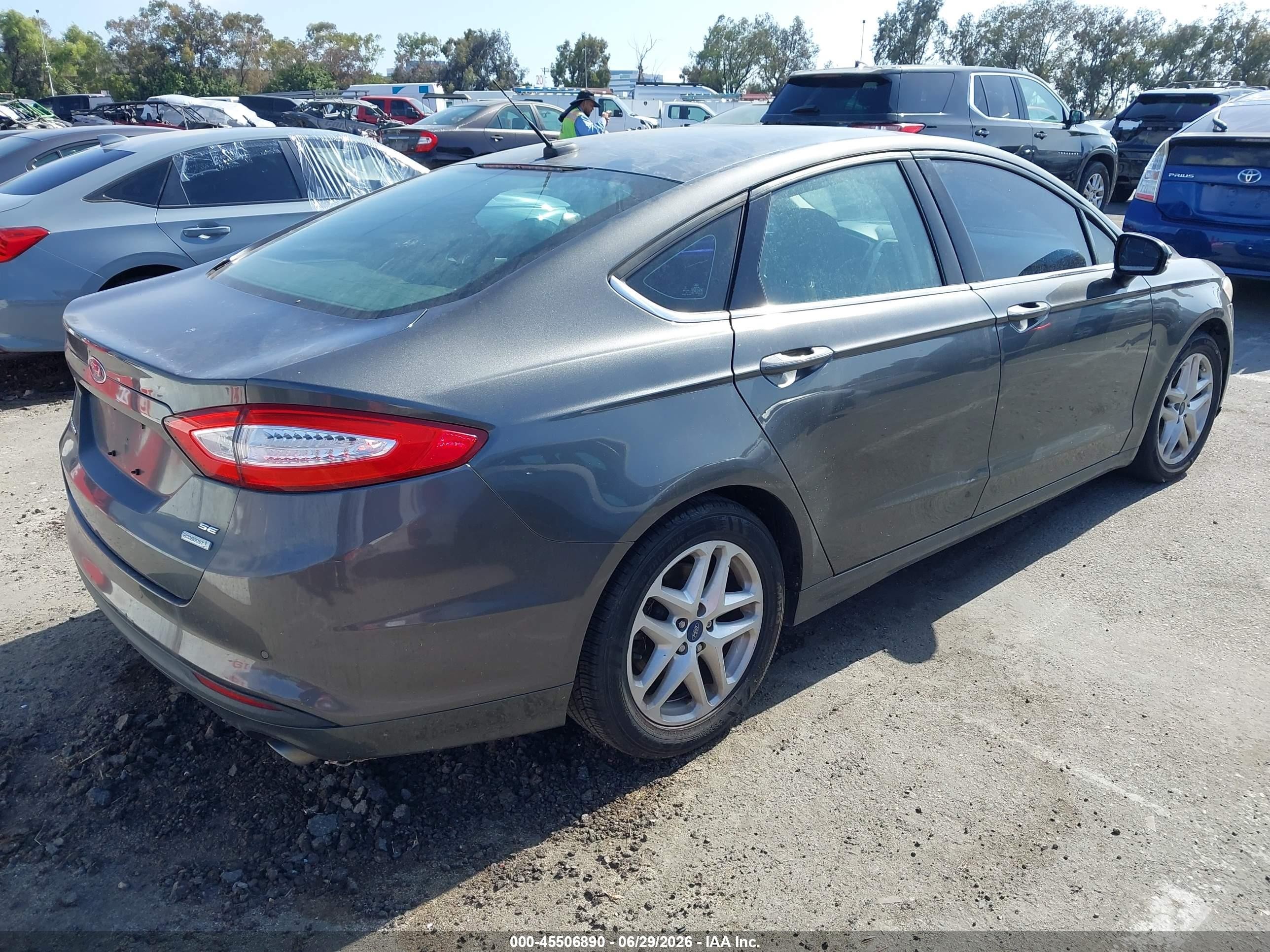 2016 Ford Fusion VIN 3FA6P0HD2GR202772 IAAI salvage auction — Normal Wear, Clear - Dealer Only (California), sold $775 on 2026-07-09 (photo 4)