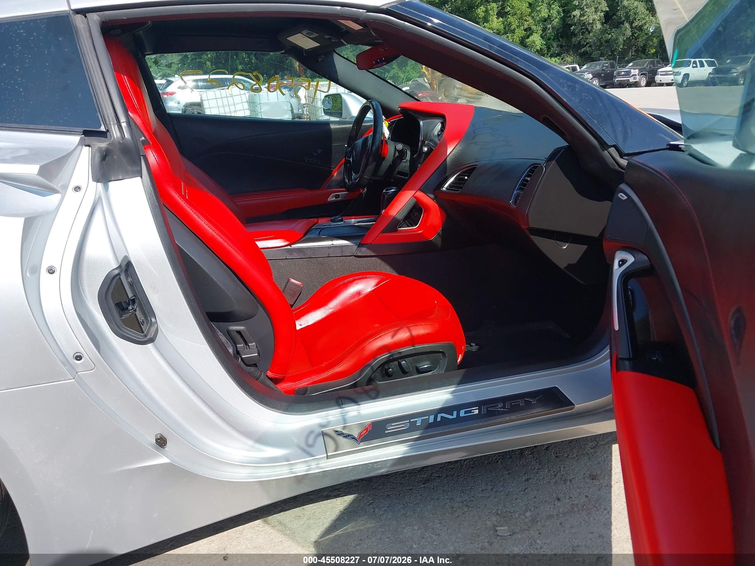 2019 Chevrolet Corvette Stingray VIN 1G1YD2D71K5120348 IAAI salvage auction — Front End, Salvage (Missouri), sold $22,000 on 2026-09-07 (photo 5)