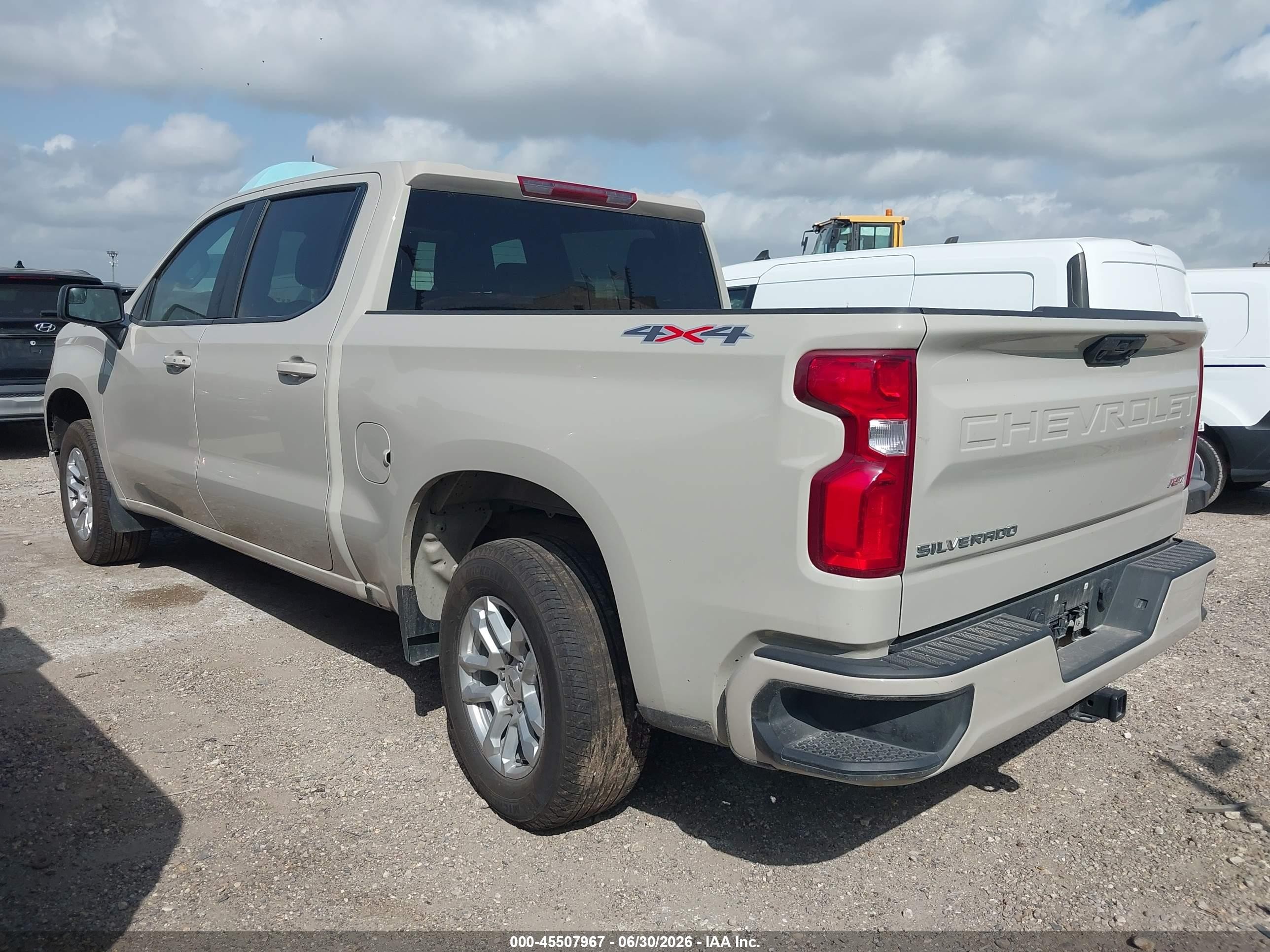 2026 Chevrolet Silverado 1500 VIN 1GCUKEED4TZ199042 IAAI salvage auction — Rear End, Enterprise Vehicles Clear Only (Kansas), sold $33,100 on 2026-07-10 (photo 3)