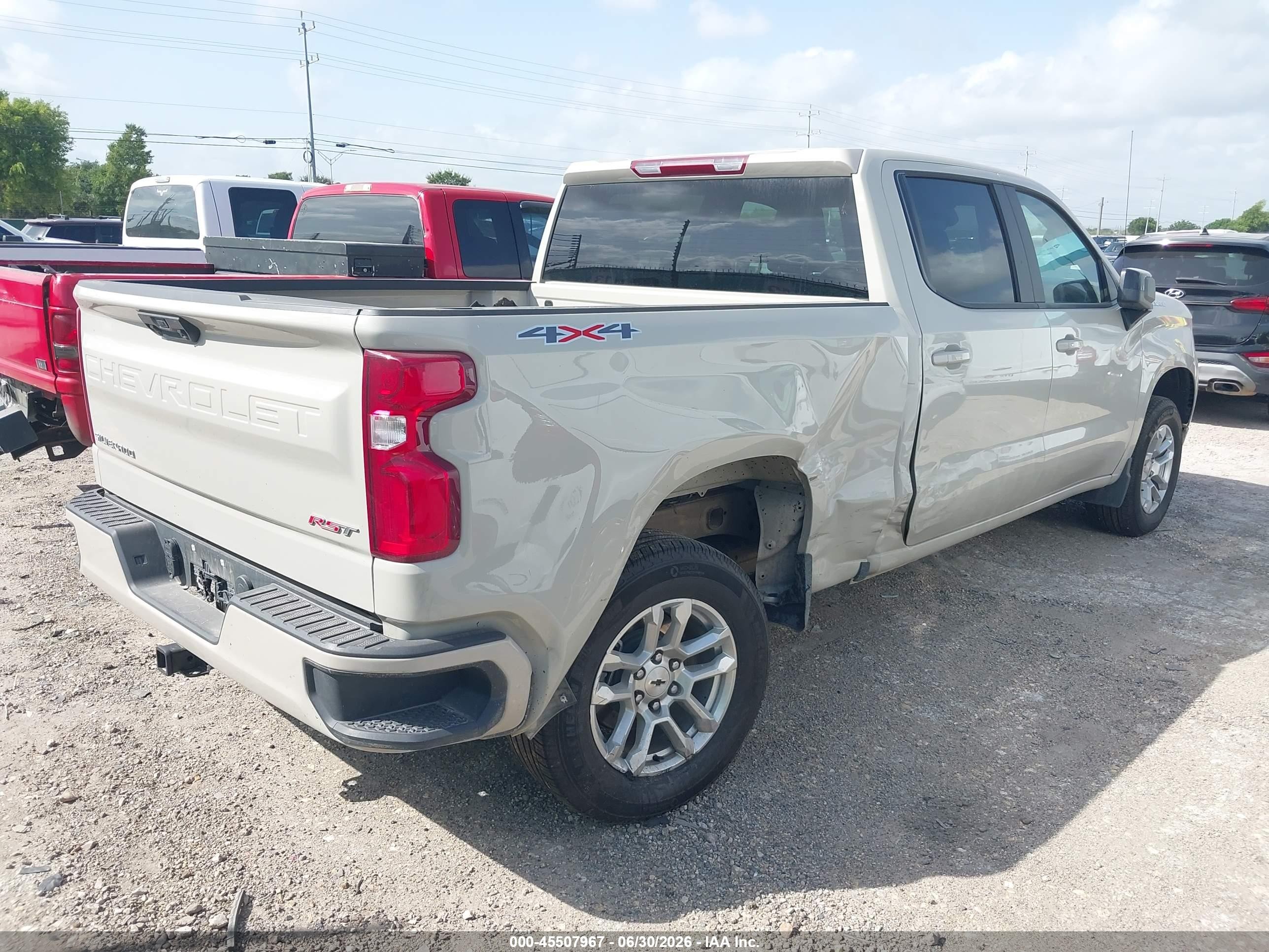 2026 Chevrolet Silverado 1500 VIN 1GCUKEED4TZ199042 IAAI salvage auction — Rear End, Enterprise Vehicles Clear Only (Kansas), sold $33,100 on 2026-07-10 (photo 4)