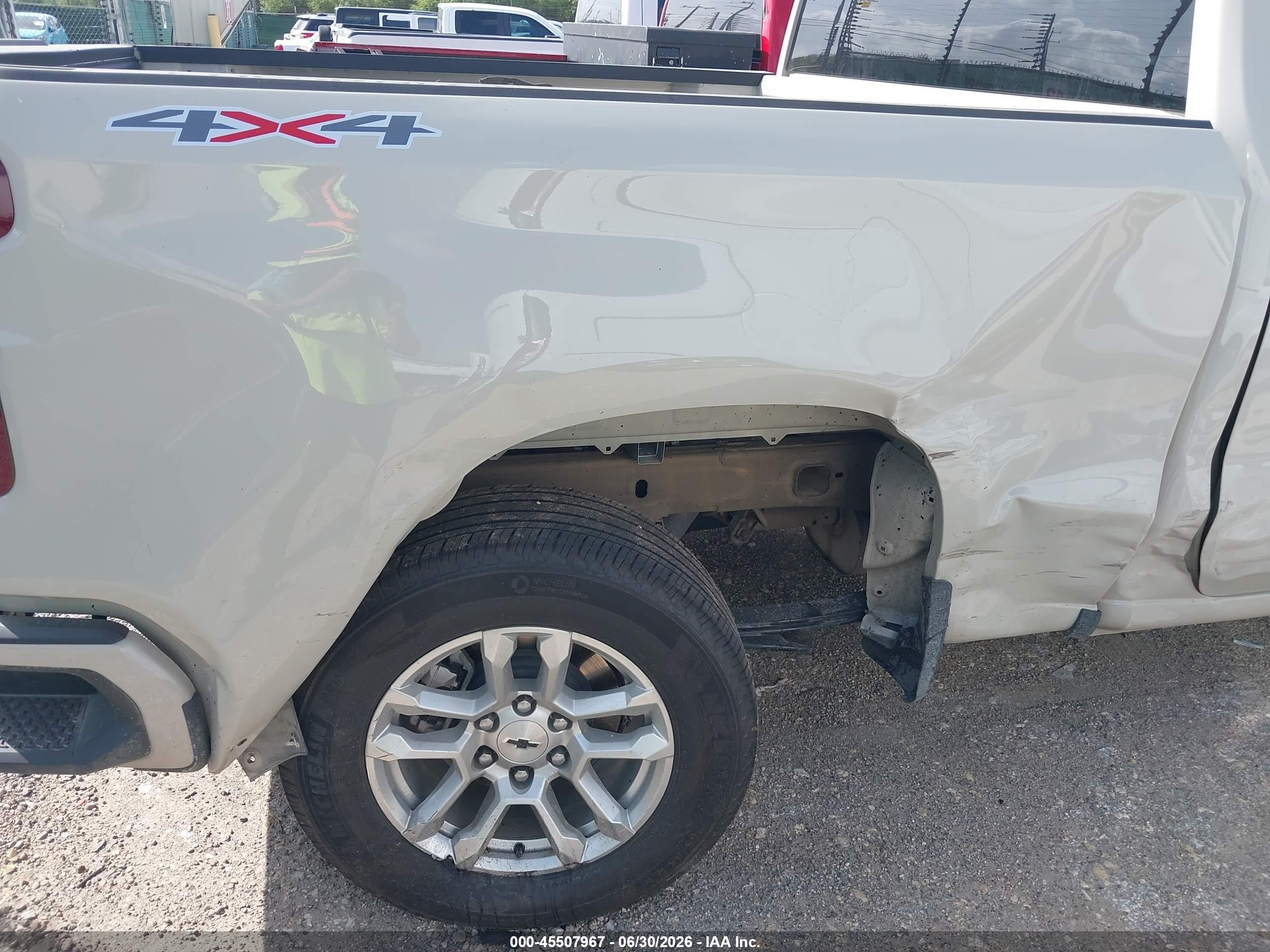 2026 Chevrolet Silverado 1500 VIN 1GCUKEED4TZ199042 IAAI salvage auction — Rear End, Enterprise Vehicles Clear Only (Kansas), sold $33,100 on 2026-07-10 (photo 6)