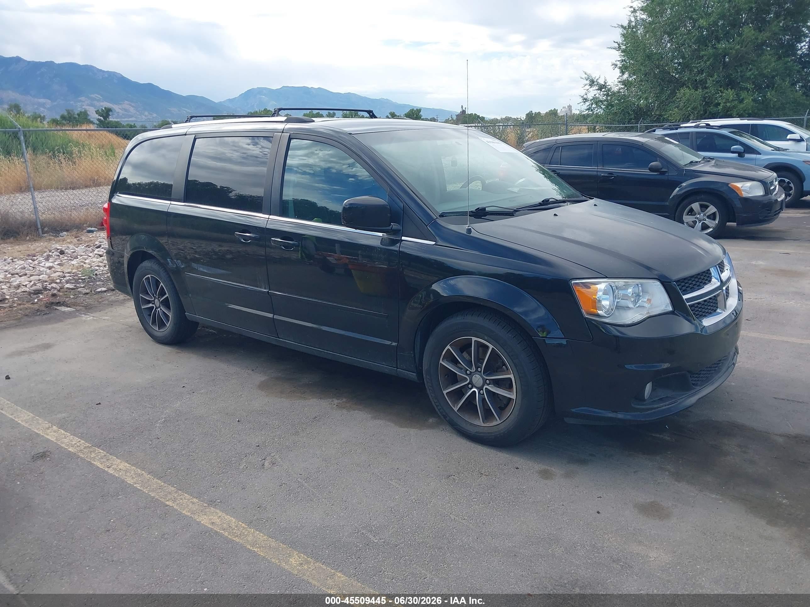 2017 Dodge Grand Caravan VIN 2C4RDGCG9HR545631 IAAI salvage auction — Normal Wear, Clear (Utah), sold $350 on 2026-07-09 (photo 1)