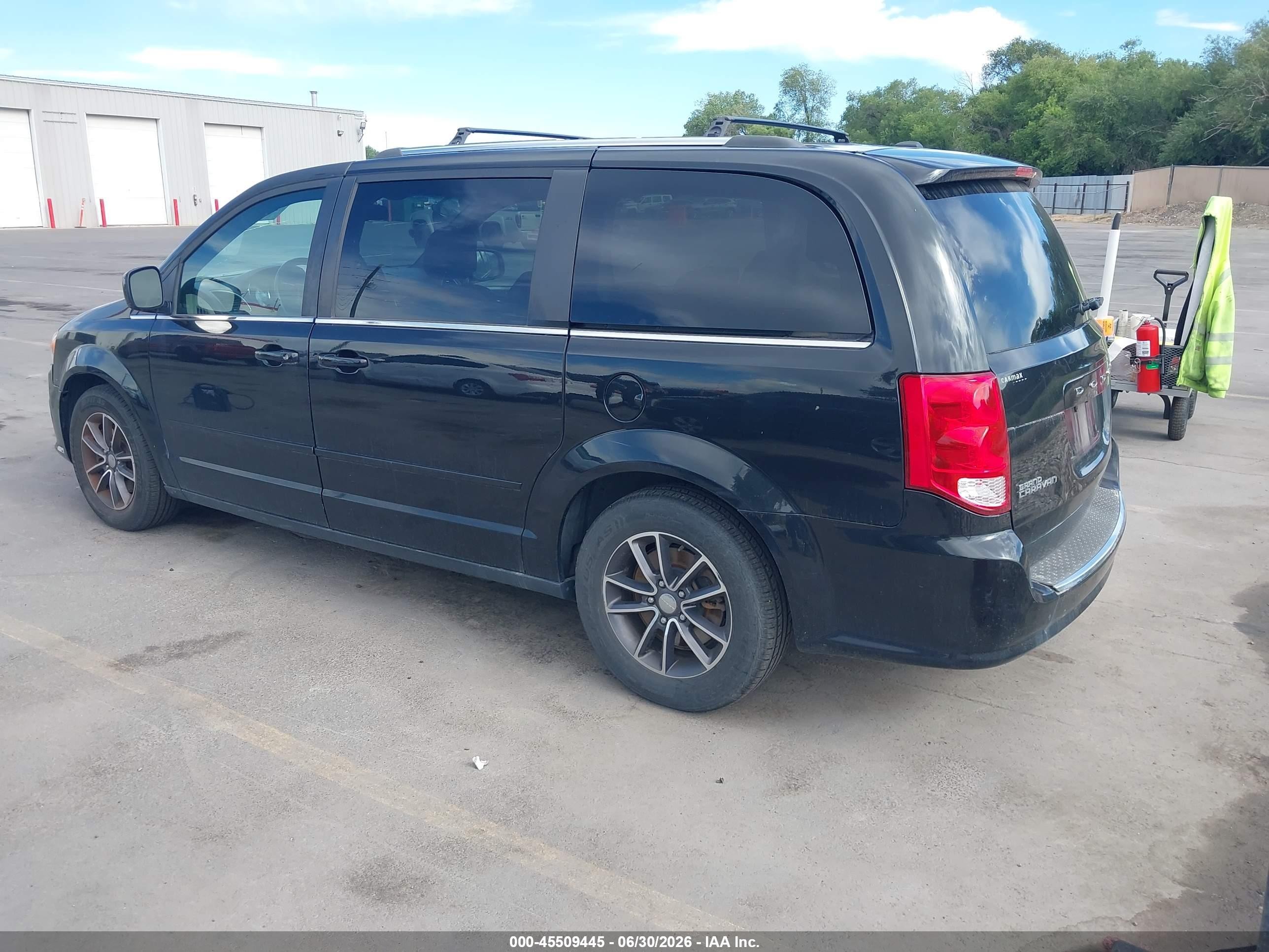 2017 Dodge Grand Caravan VIN 2C4RDGCG9HR545631 IAAI salvage auction — Normal Wear, Clear (Utah), sold $350 on 2026-07-09 (photo 3)