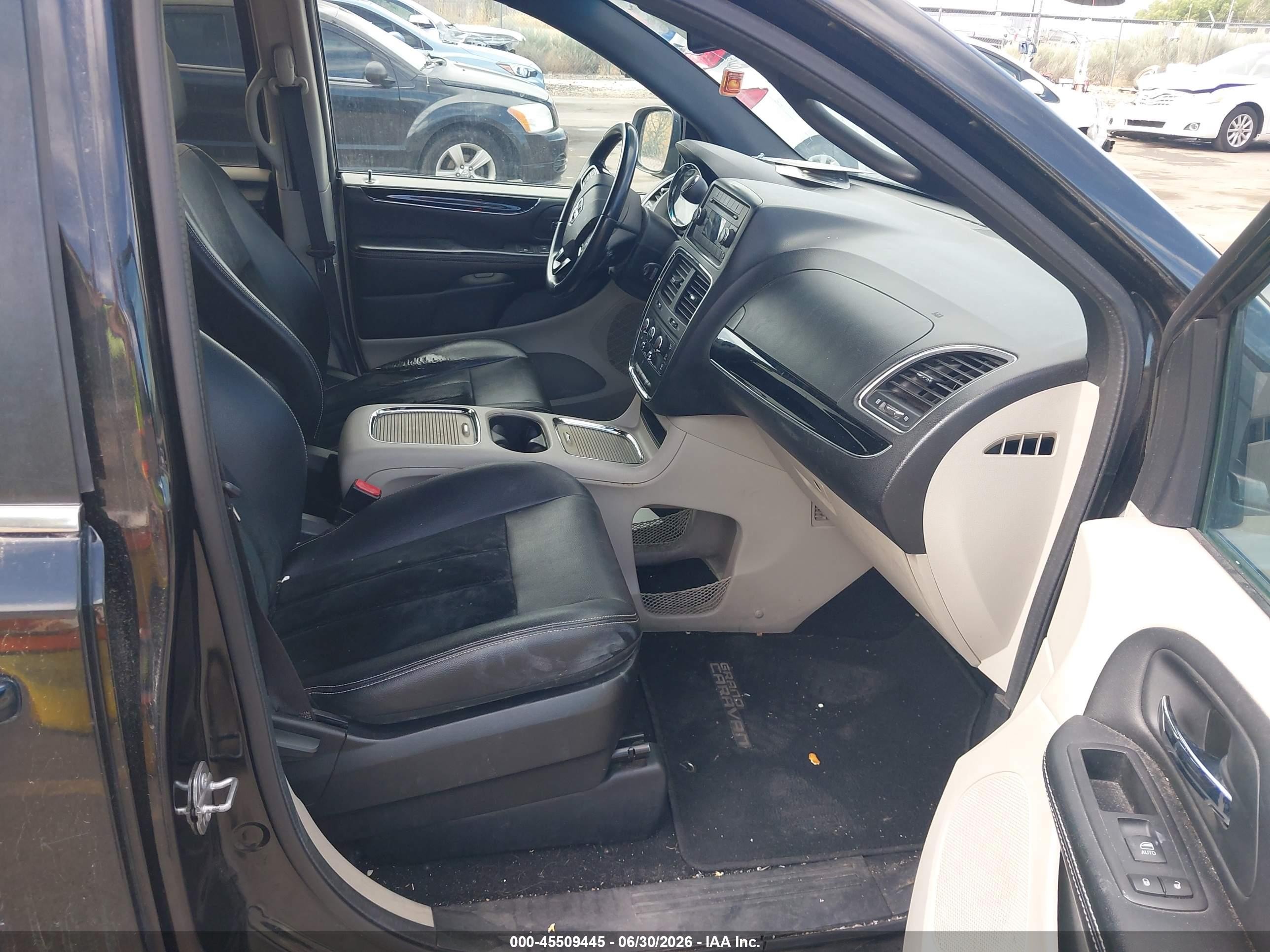 2017 Dodge Grand Caravan VIN 2C4RDGCG9HR545631 IAAI salvage auction — Normal Wear, Clear (Utah), sold $350 on 2026-07-09 (photo 5)