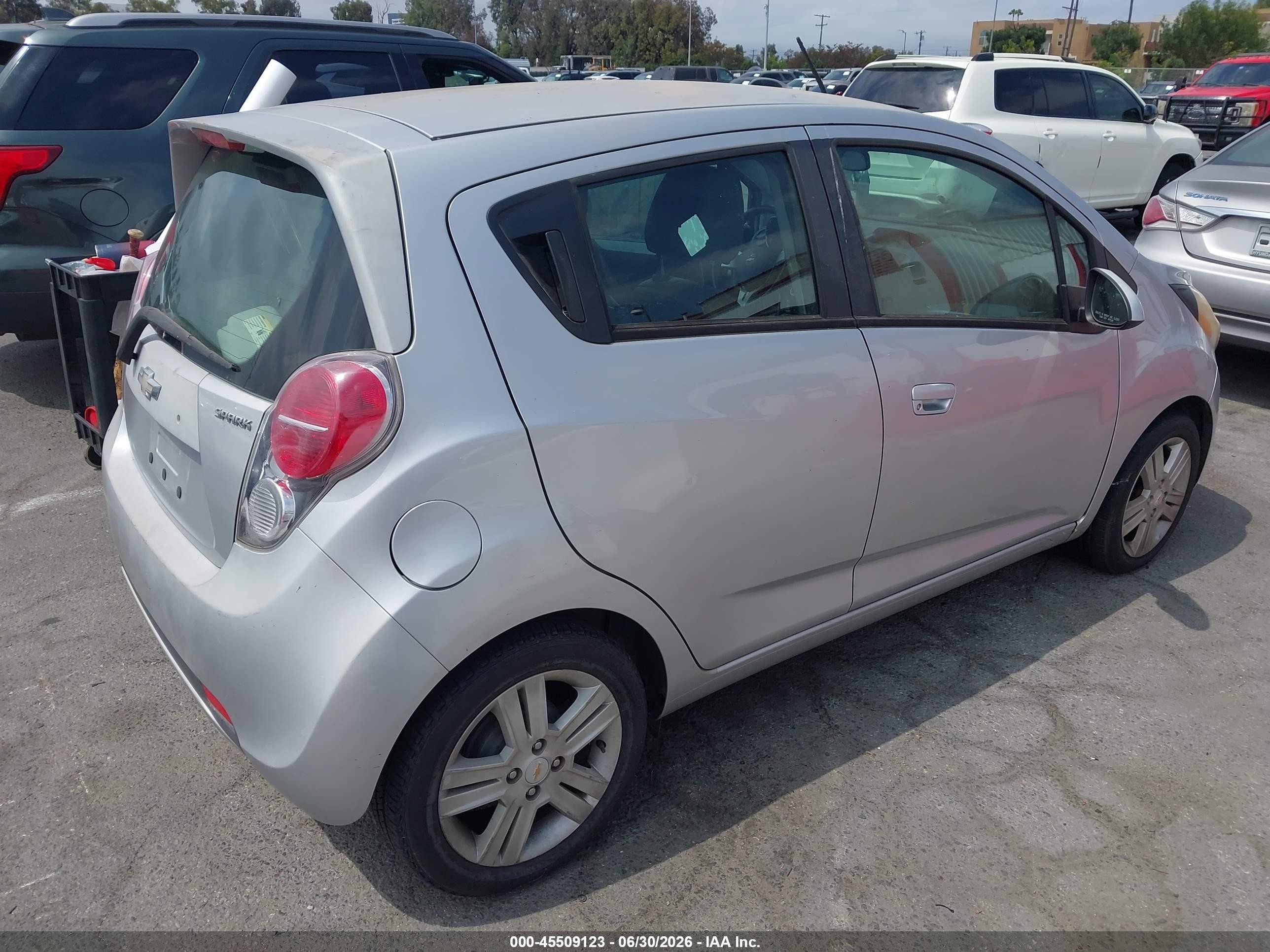 2014 Chevrolet Spark VIN KL8CD6S92EC552940 IAAI salvage auction — Normal Wear, Clear - Dealer Only (California), sold $1,050 on 2026-07-06 (photo 4)