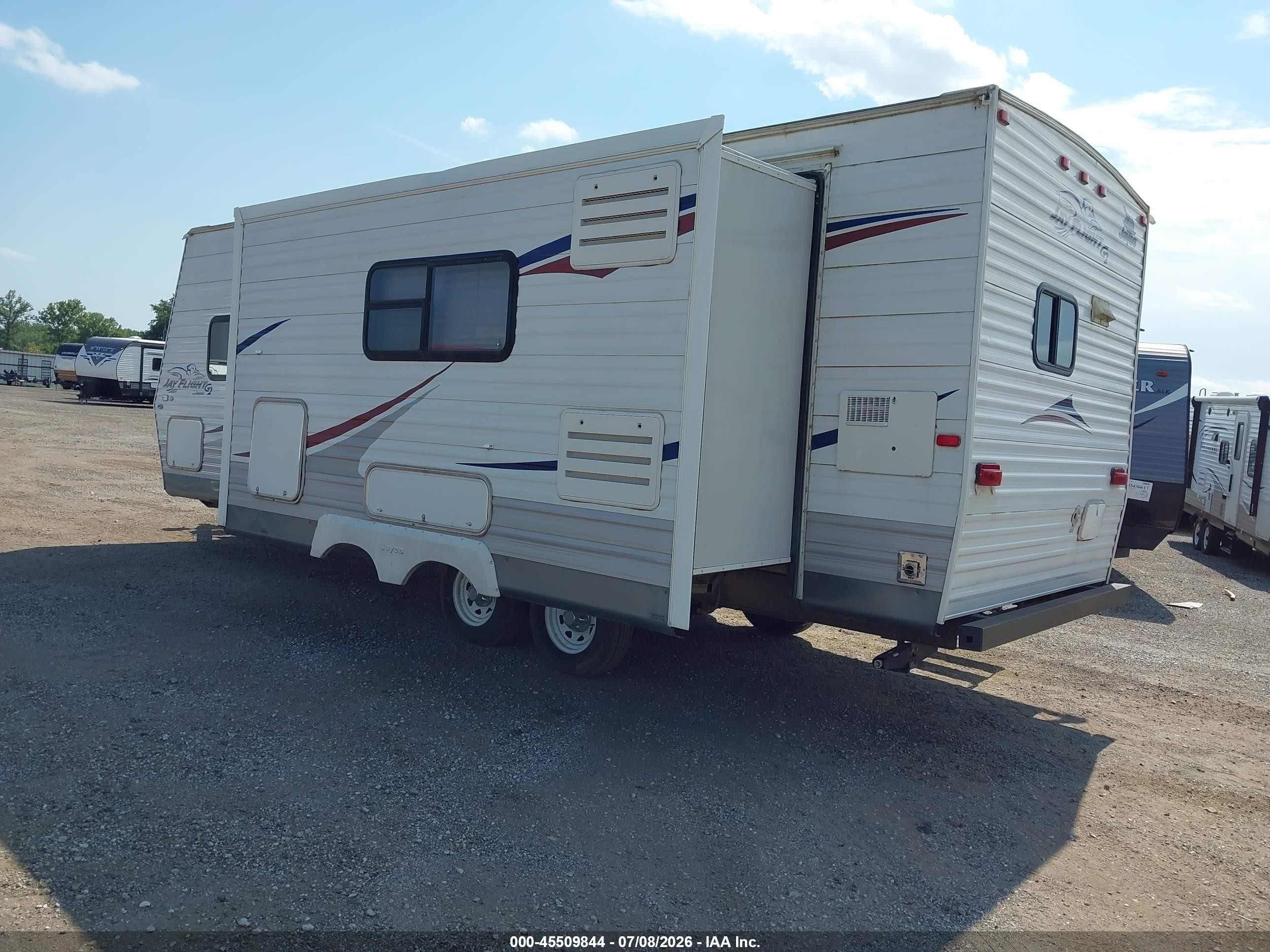 2008 Jayco Jay Flight VIN 1UJBJ02N581EC0646 IAAI salvage auction — Hail, Regular Certificate (Iowa), sold $1,300 on 2026-09-22 (photo 3)