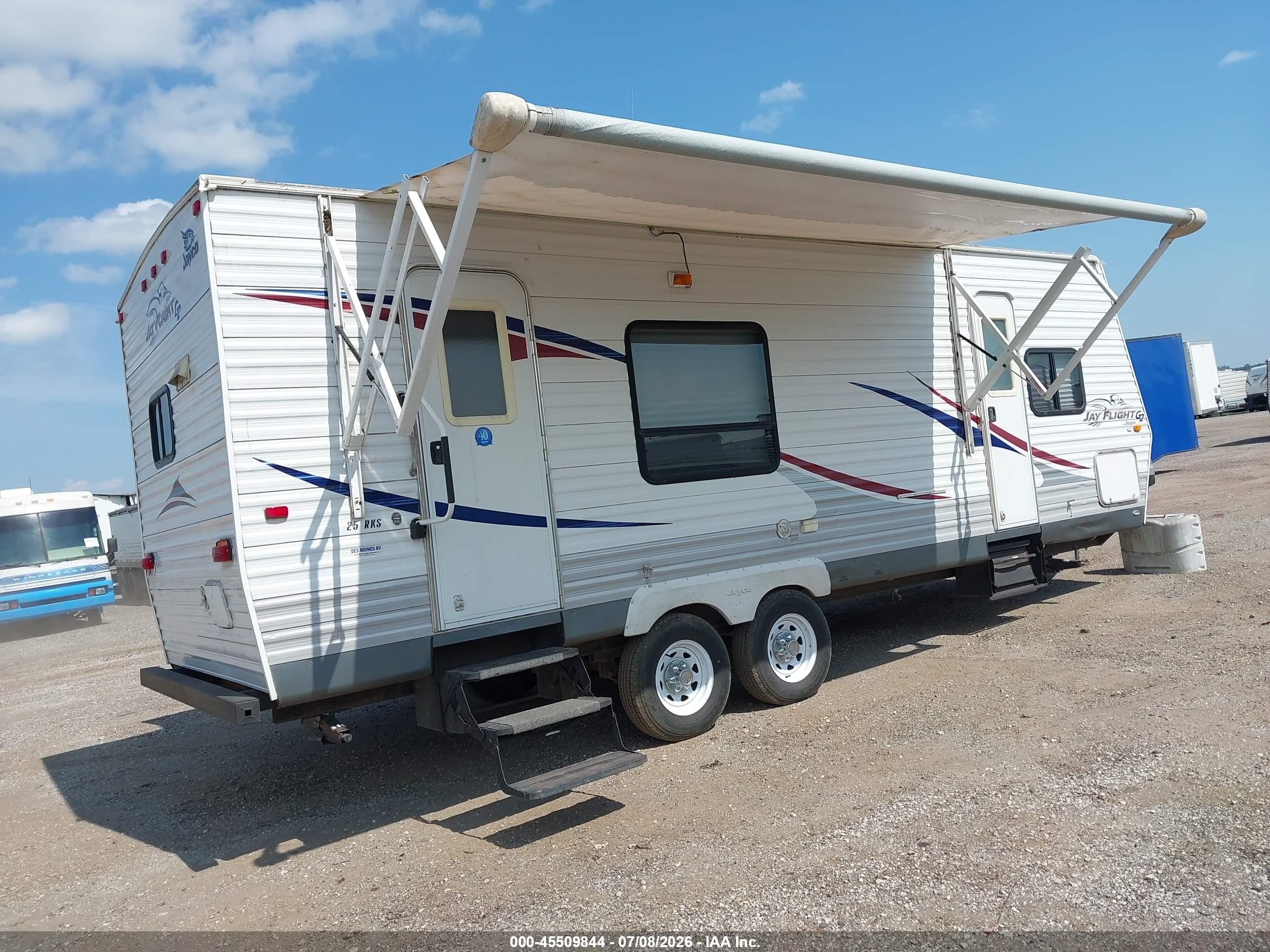 2008 Jayco Jay Flight VIN 1UJBJ02N581EC0646 IAAI salvage auction — Hail, Regular Certificate (Iowa), sold $1,300 on 2026-09-22 (photo 4)