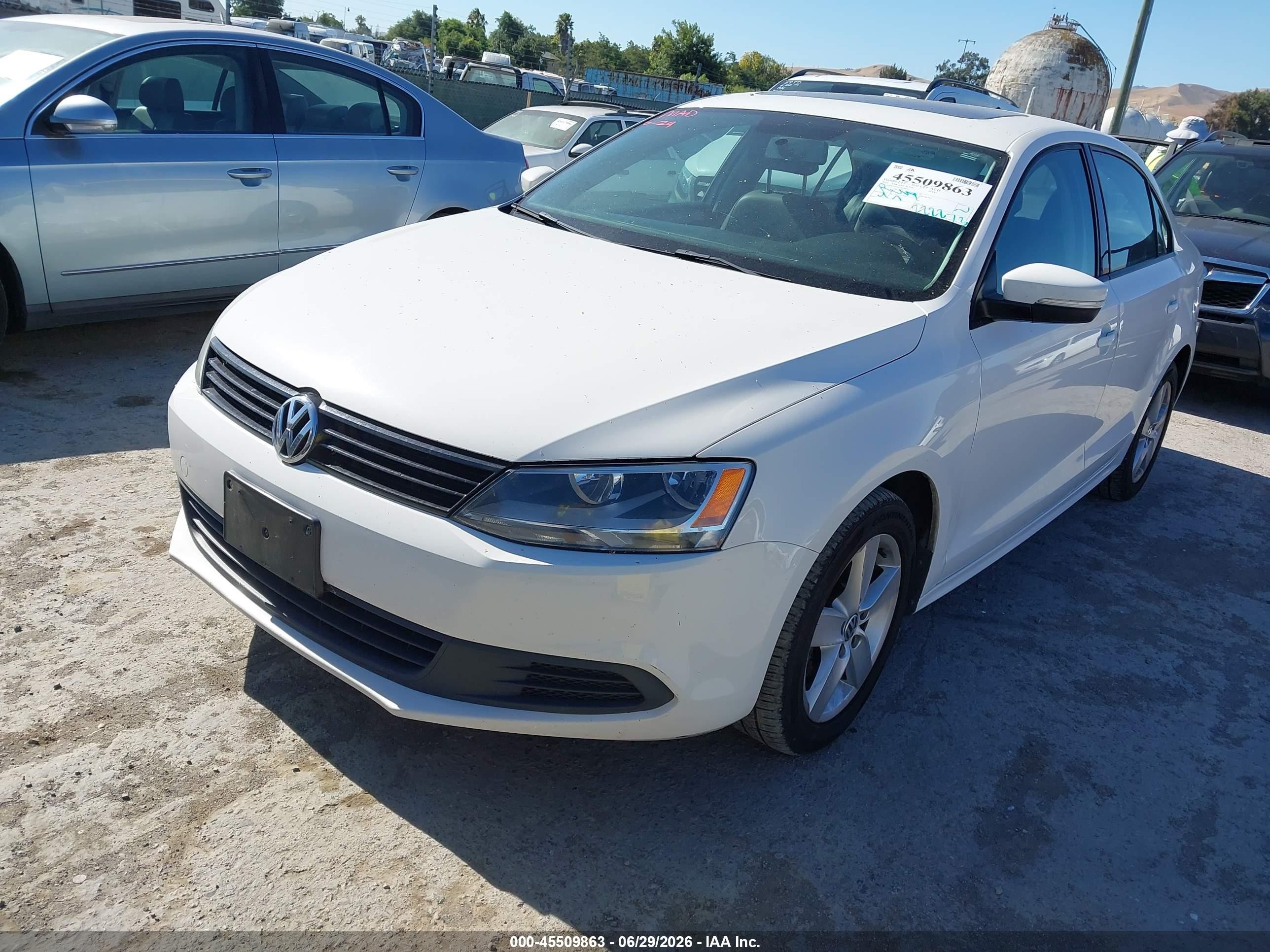 2012 Volkswagen Jetta VIN 3VWLL7AJ1CM428372 IAAI salvage auction — Normal Wear, Clear - Dealer Only (California), sold $825 on 2026-07-09 (photo 2)