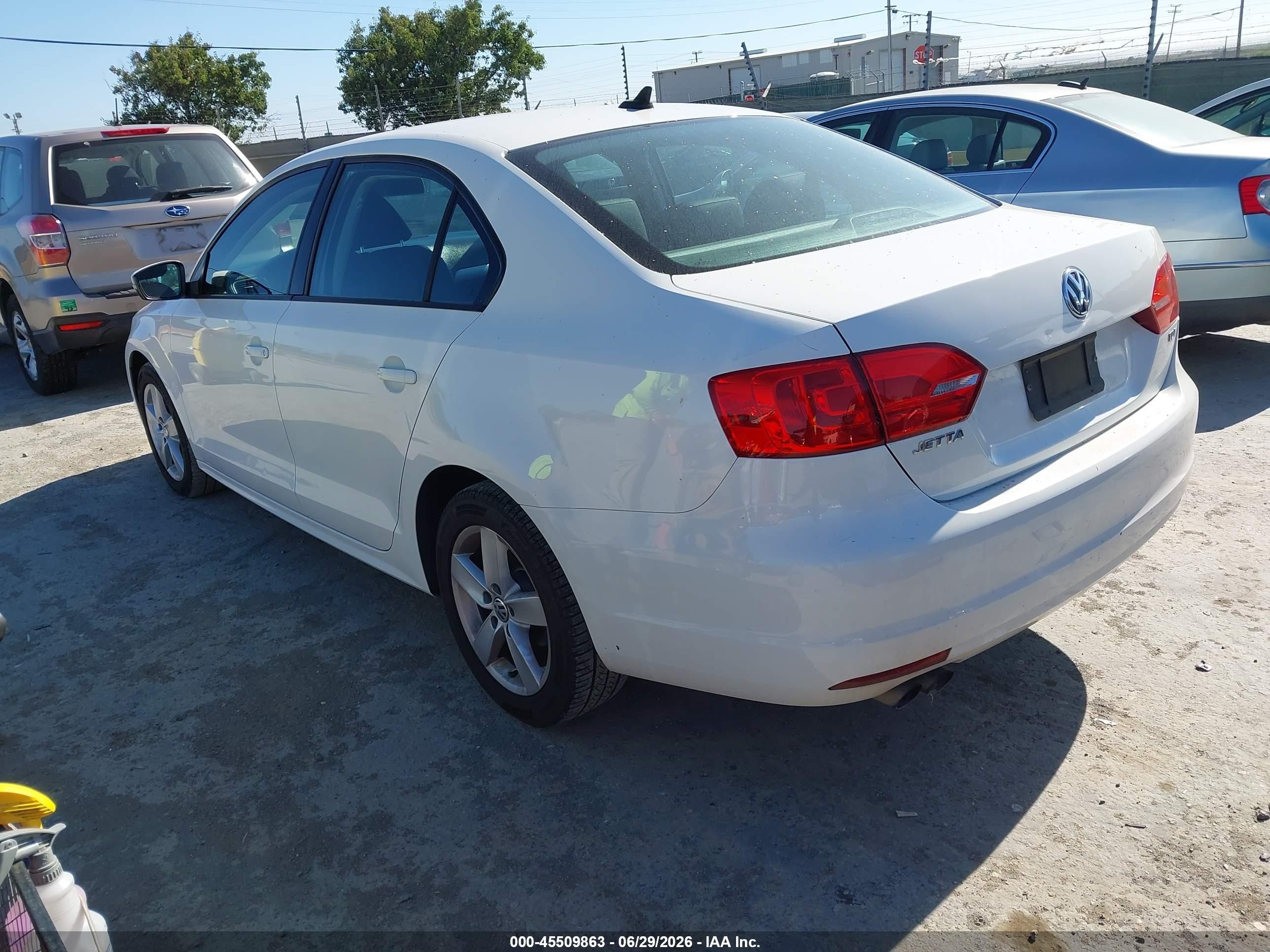 2012 Volkswagen Jetta VIN 3VWLL7AJ1CM428372 IAAI salvage auction — Normal Wear, Clear - Dealer Only (California), sold $825 on 2026-07-09 (photo 3)